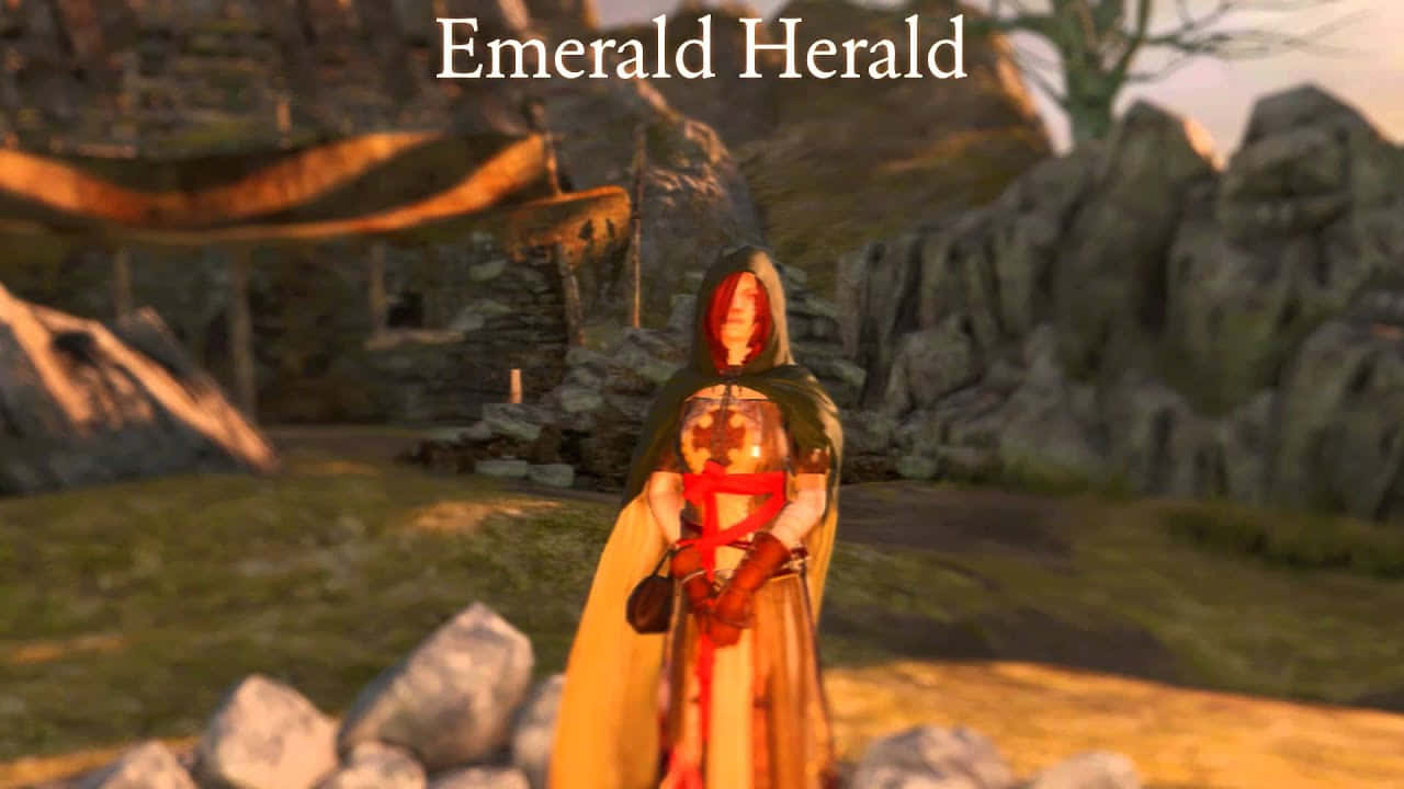 Dark Souls Emerald Herald 桌布 壁紙 — 一個戴著兜帽、身穿翡翠斗篷和紅色鎧甲的身影，站在陽光明媚、佈滿古老石頭廢墟的岩石峽谷中。