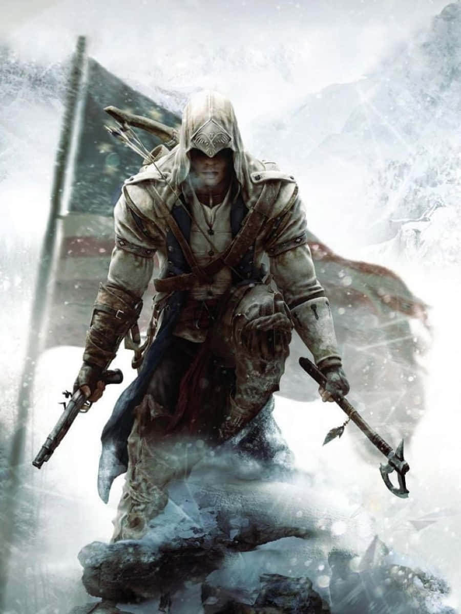 Connor Kenway 桌布 壁紙 — 一個戴著兜帽的刺客在積雪的山隘中挑釁地站著，手持斧頭和手槍，身後有一面破爛的旗幟。
