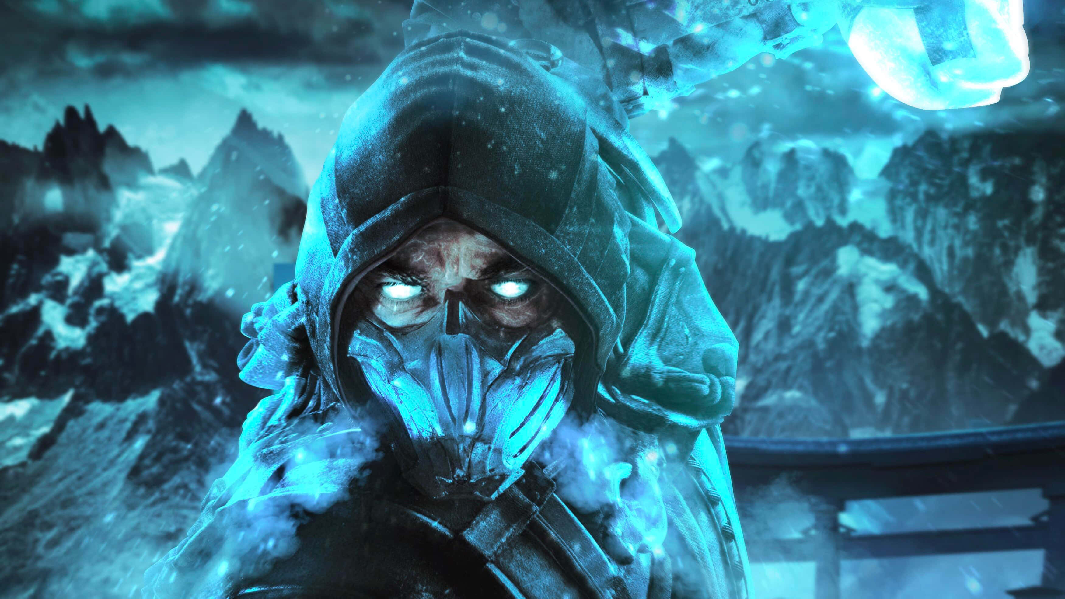 Mortal Kombat Sub-zero 桌布 壁紙 — 一個戴著兜帽的戰士，雙眼發光，身穿結霜的盔甲，站在風暴天空下的雪山景觀中。