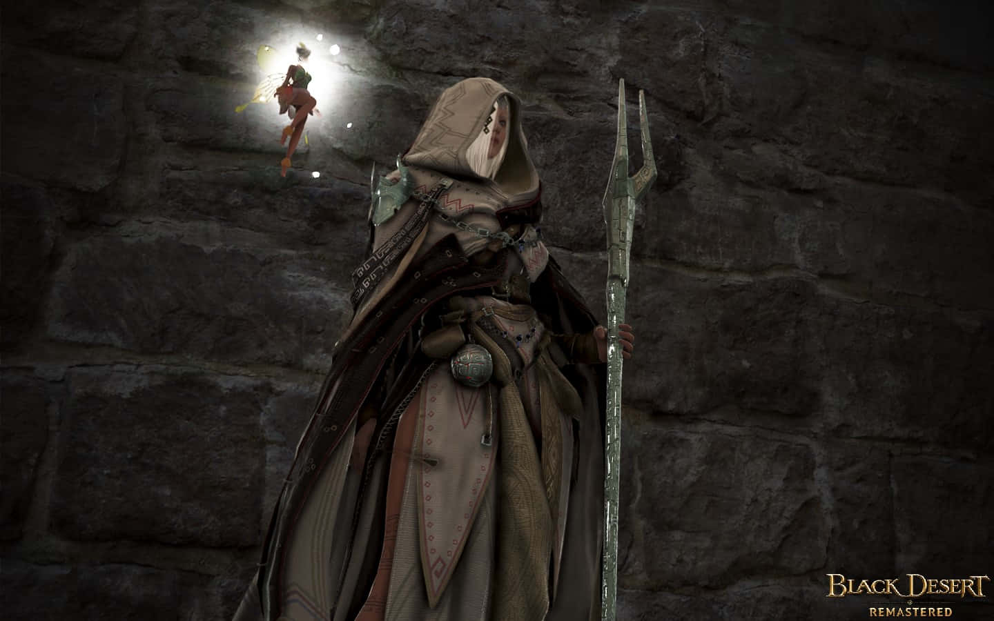 Dark Souls Emerald Herald 桌布 壁紙 — 一個戴著兜帽的神職人員在石頭地牢中手持發光法杖，同時一個漂浮的發光生物在上方盤旋。