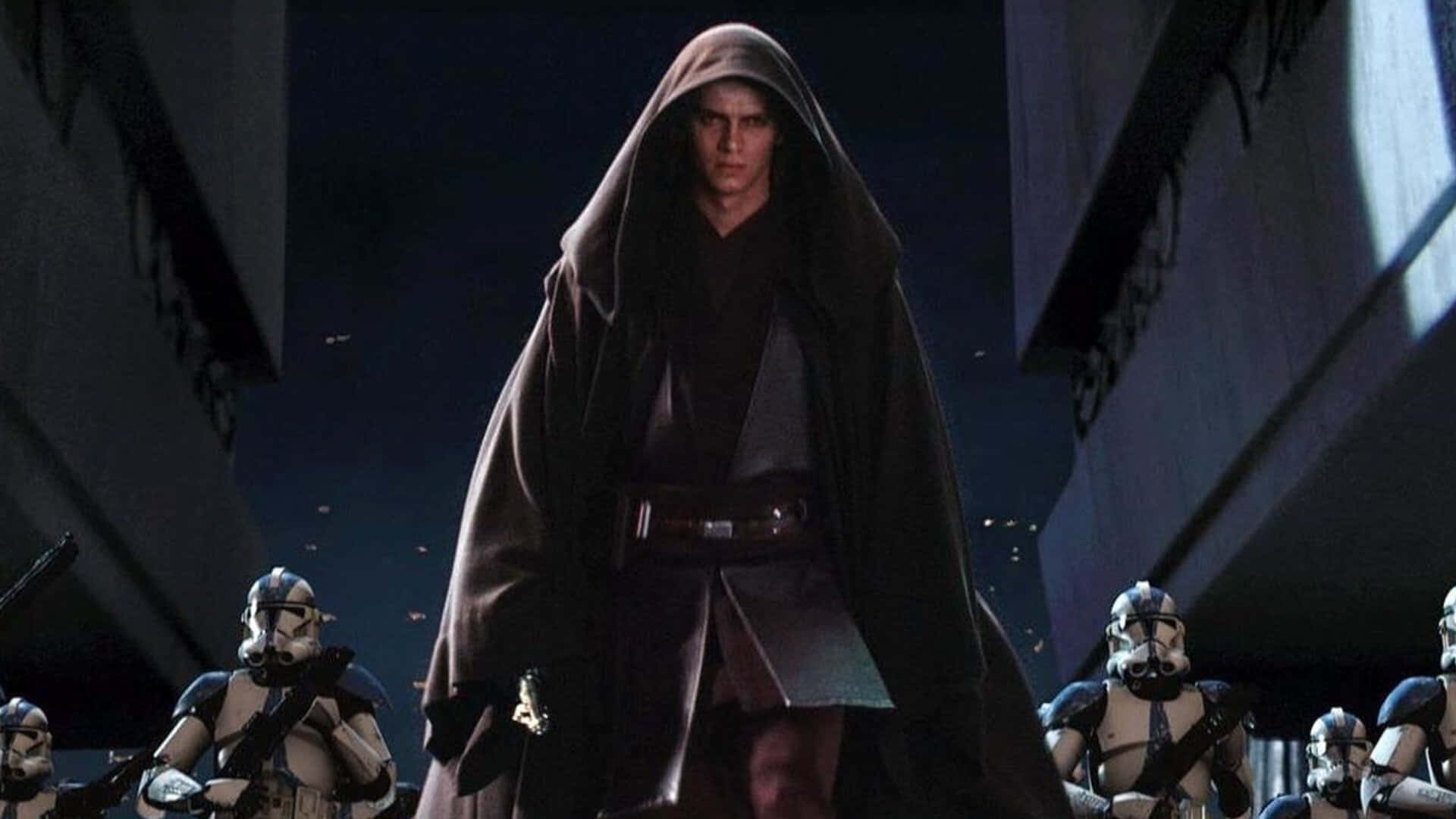 Jedi Council 桌布 壁紙 — 一個戴著兜帽的身影在昏暗的走廊中，在戲劇性的燈光下，由複製人突擊兵簇擁著，威風凜凜地站立。
