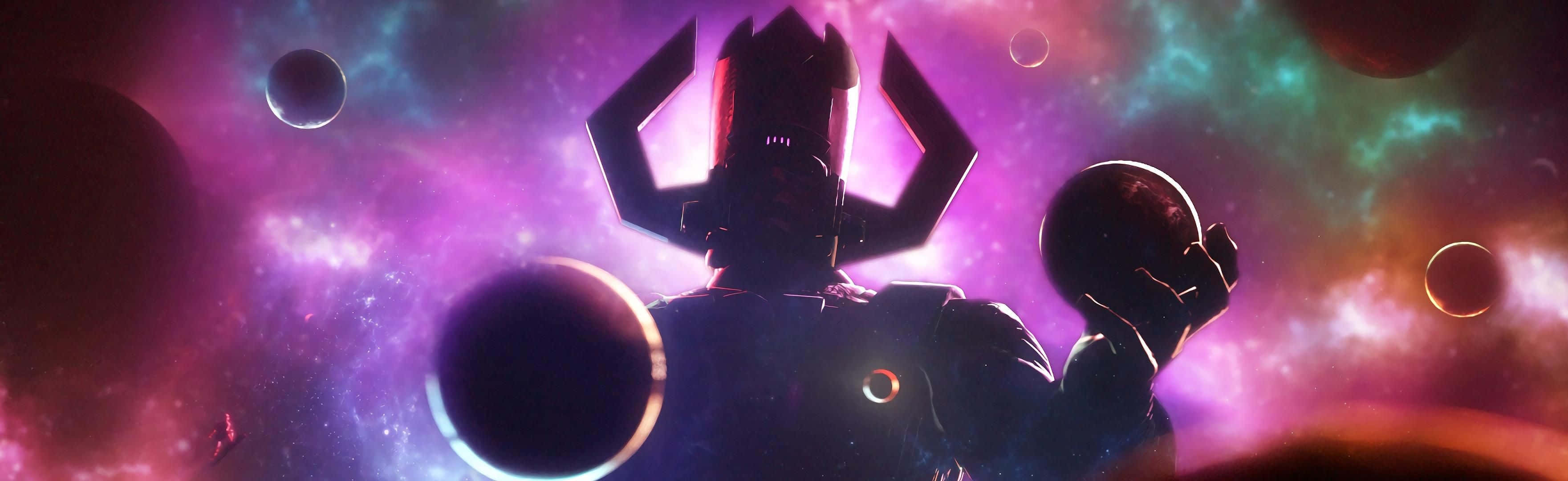 Galactus 桌布 壁紙 — 一個戴著角盔的裝甲剪影人物，站在充滿活力的宇宙背景前，背景是旋轉的紫色和藍綠色星雲以及漂浮的行星。