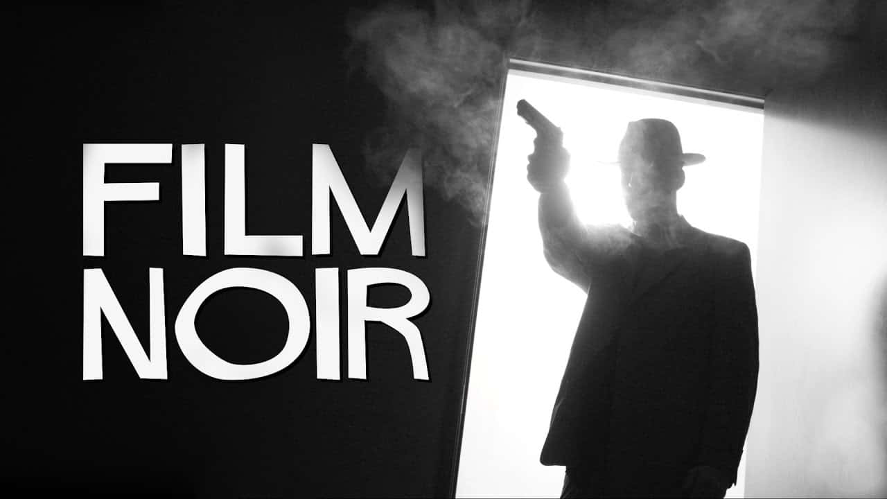Film Noir 桌布 壁紙 — 一個戴著費多拉帽的剪影偵探從門口舉槍，煙霧纏繞著粗體白色黑色電影文字。