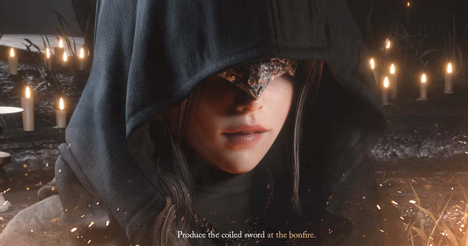 Fire Keeper 桌布 壁紙 — 一個戴著金屬眼罩的兜帽人物站在黑暗的田野中，周圍環繞著發光的蠟燭和漂浮的火花。