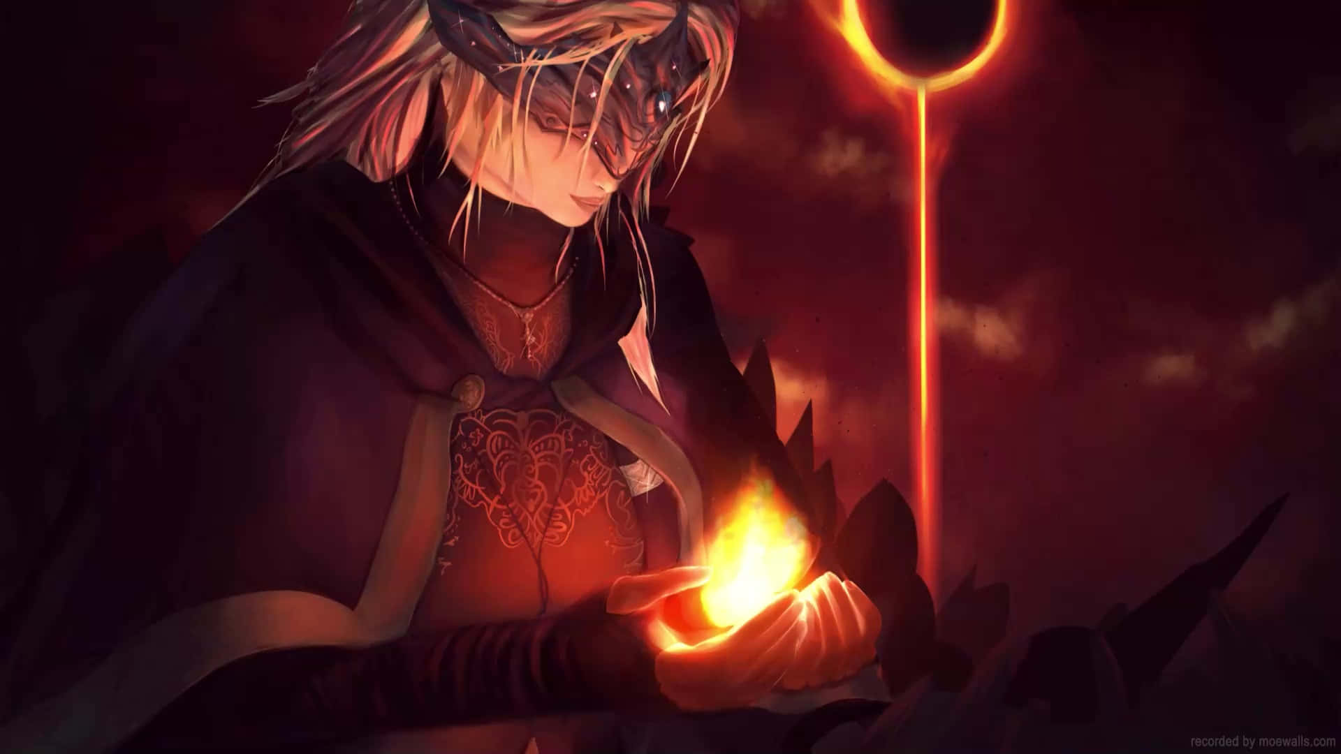 Fire Keeper 桌布 壁紙 — 一個戴著面具的動漫角色，身穿深色長袍，在深紅色的天空下，於熾熱的日食中懷抱著一顆發光的球體。