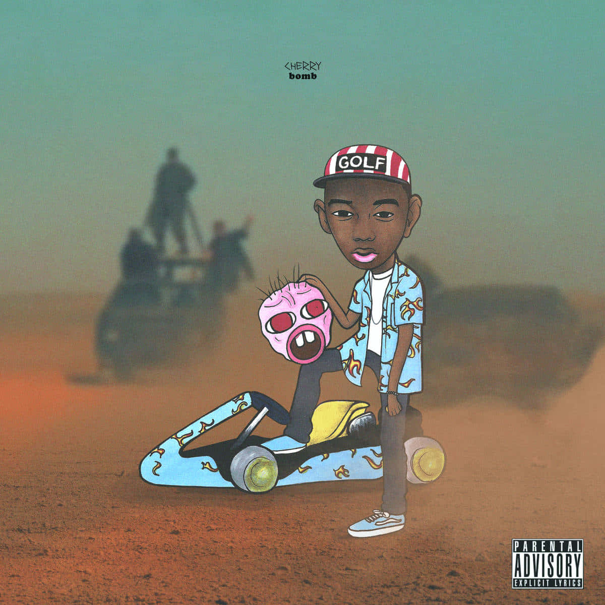 tyler the creator 桌布 壁紙 — 一個戴著高爾夫球帽的卡通男孩，在塵土飛揚的沙漠中，旁邊有一輛藍色高卡車，他抱著一個粉紅色豬頭公仔，薄霧中有剪影人物。
