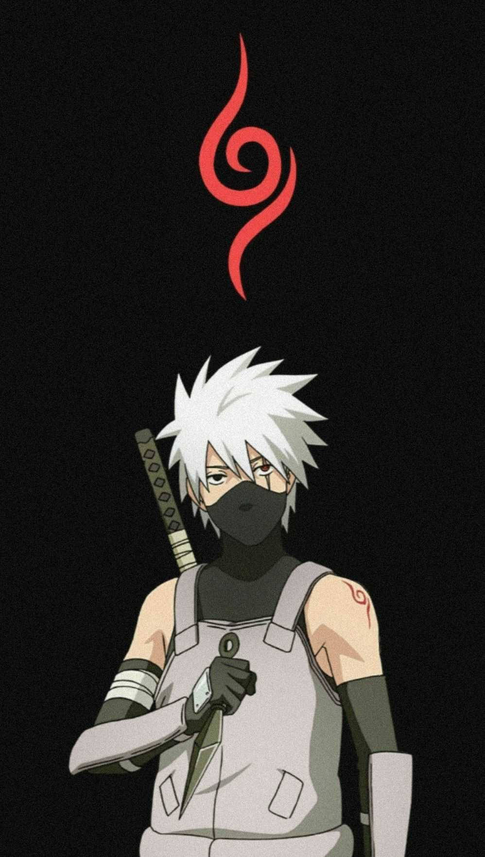 kakashi pfp 桌布 壁紙 — 一個戴面具、白色尖刺頭髮的動漫忍者，在黑色背景上的一個紅色螺旋符號下拿著苦無。