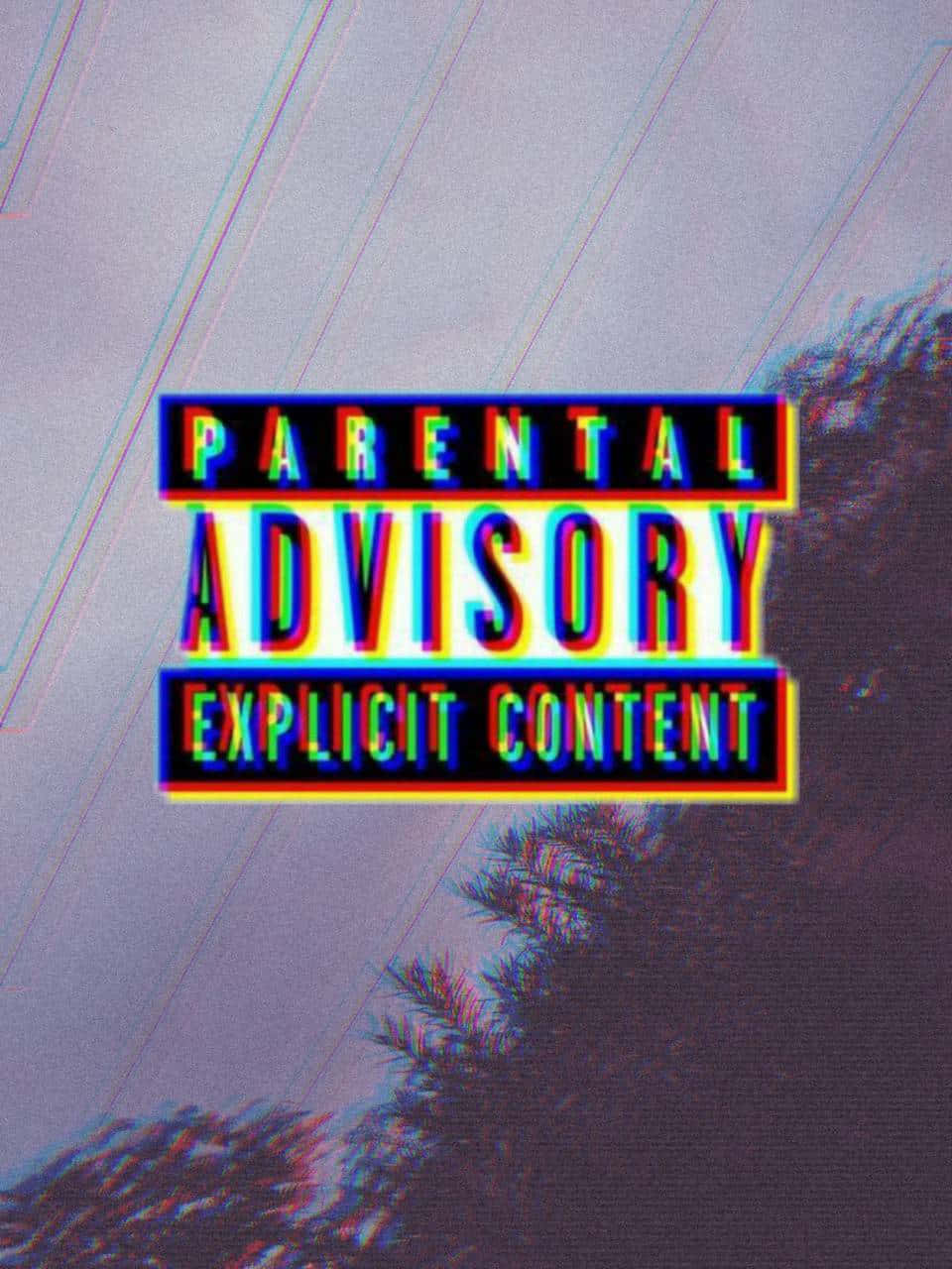 Content 桌布 壁紙 — 一個扭曲的家長指引標籤在陰天和樹木剪影的背景下發出彩虹色邊緣的光芒。
