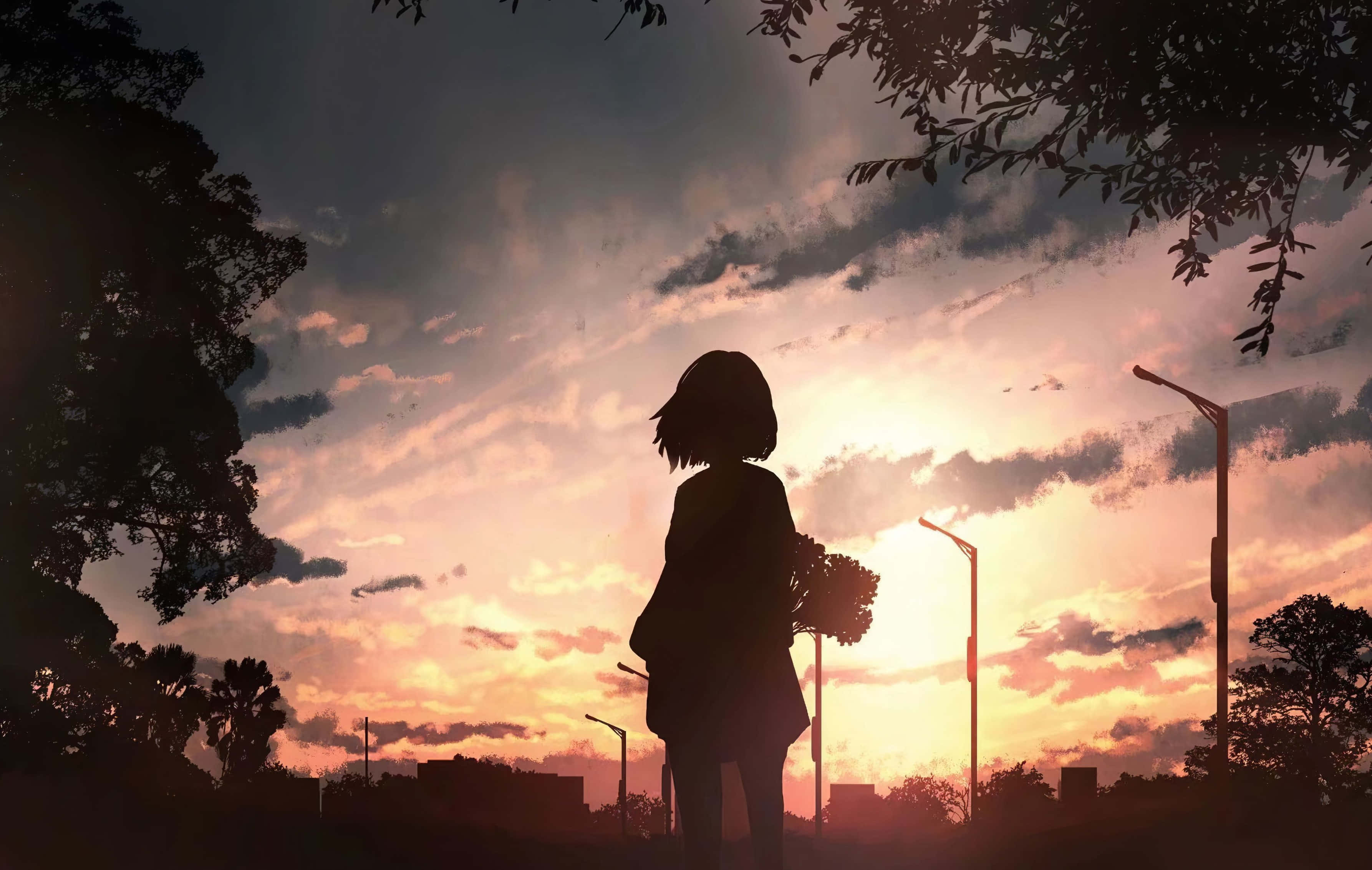 Anime Sunset 桌布 壁紙 — 一個拿著花的女孩剪影，站在由樹枝和街燈框住的 vibrant 日落天空下。