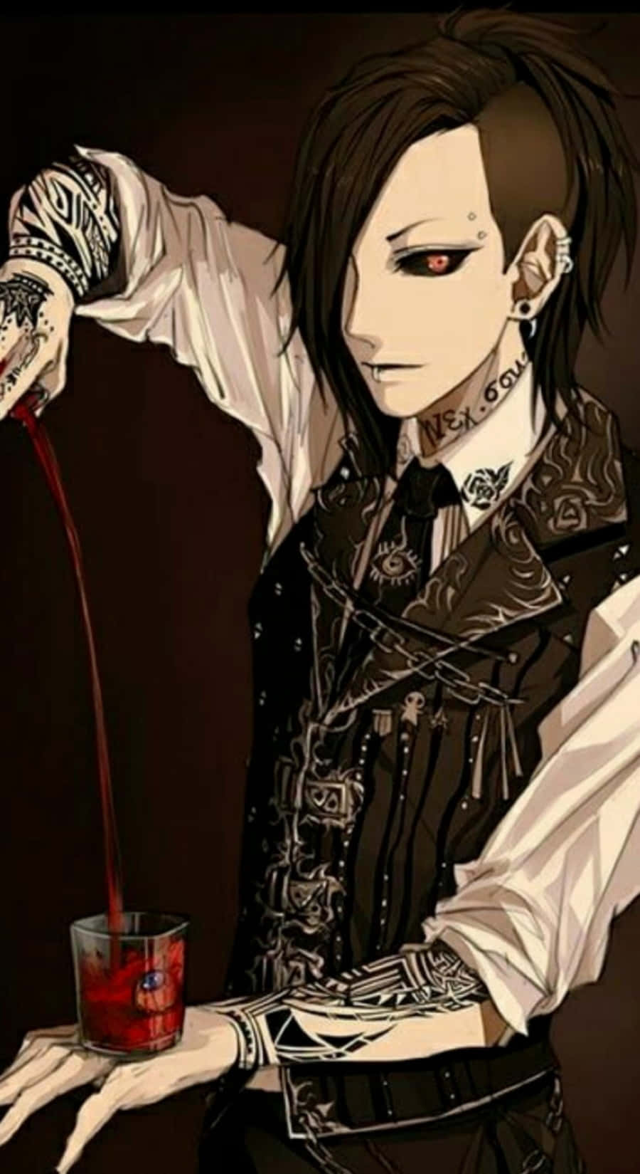 Tokyo Ghoul Uta 桌布 壁紙 — 一個擁有深色頭髮和紅色眼睛的動漫角色，身上有紋身和鏈條裝飾，正在將深紅色液體倒入玻璃杯中。