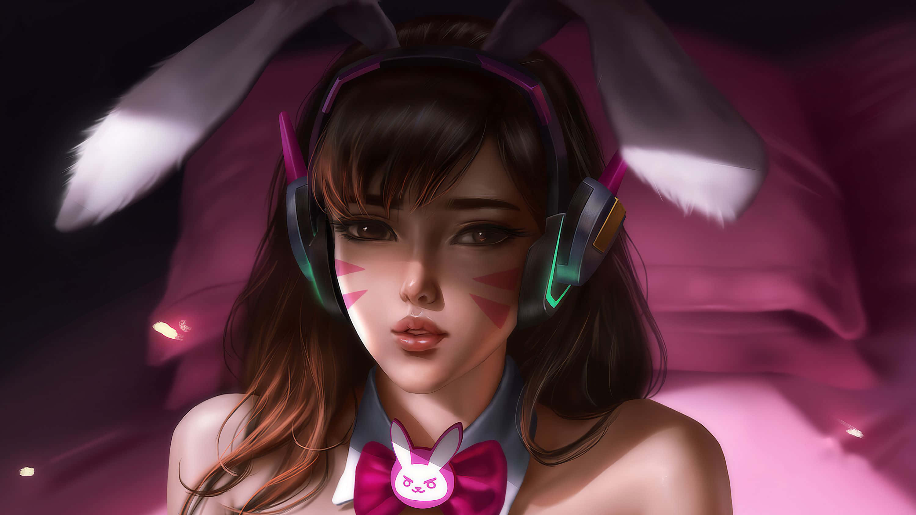 Overwatch D.va 桌布 壁紙 — 一個數碼藝術動漫女孩，戴著兔耳和發光耳機，在夢幻粉紅背景前溫柔凝視。