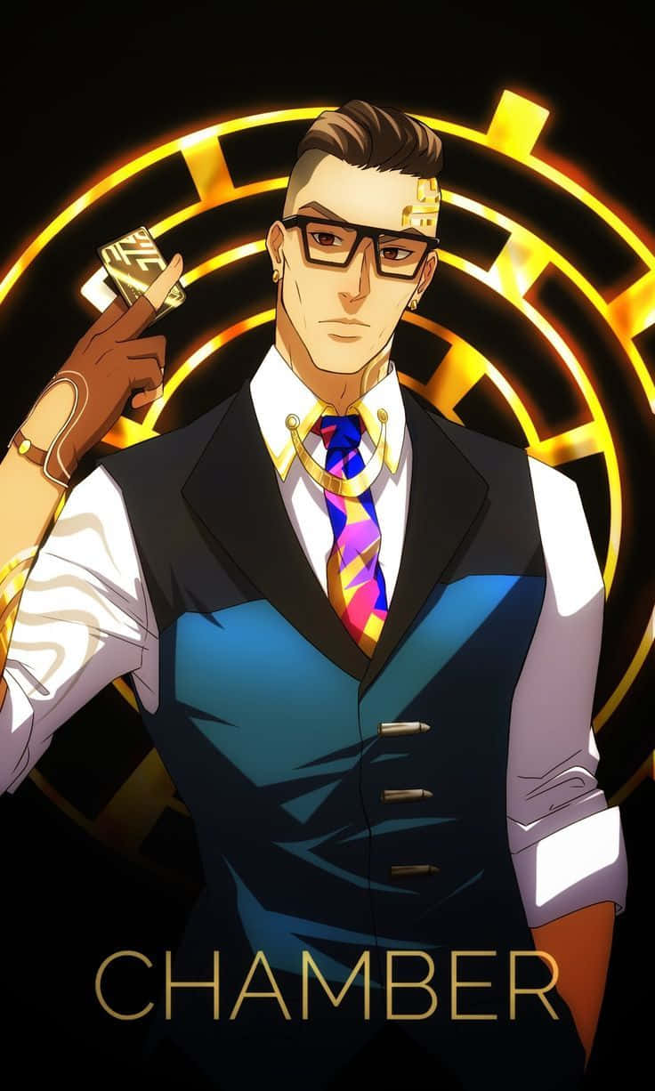 Chamber Valorant 桌布 壁紙 — 一個時尚的動漫男子穿著藍色背心和眼鏡，在發光的金色圓形背景前拿著一張卡片。