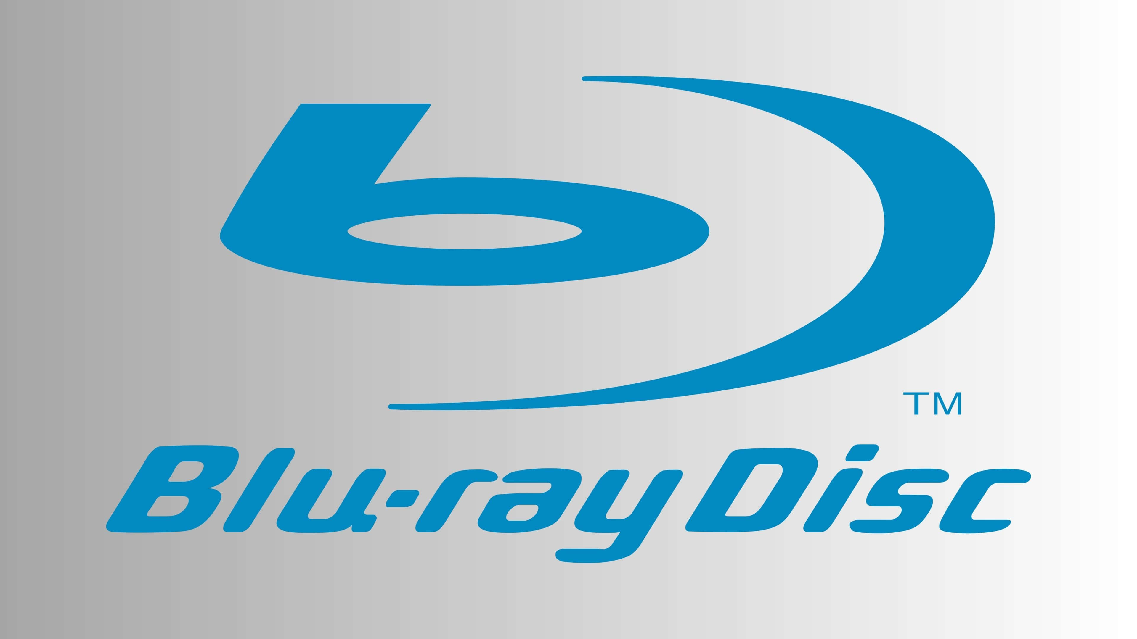 4K Blu-ray 桌布 壁紙 — 一個時尚的藍色Blu-ray Disc標誌，居中於漸變銀色背景上，字體清晰。