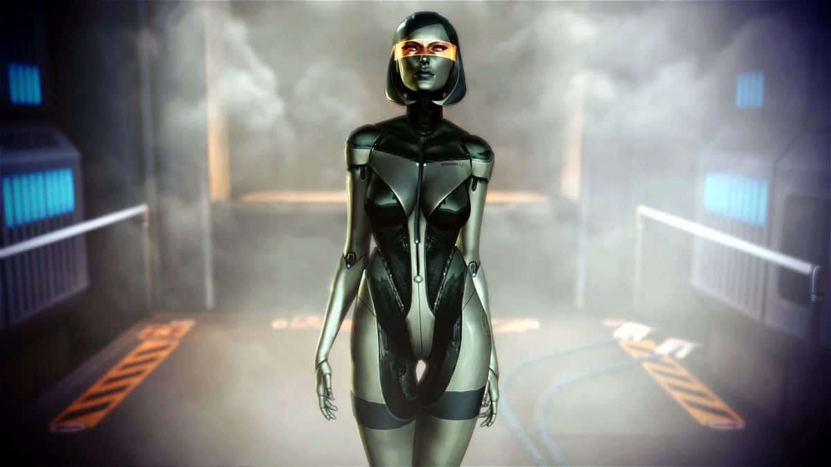 Mass Effect Edi 桌布 壁紙 — 一個時尚的銀色機械人，帶有發光的橙色眼睛，站在一個煙霧瀰漫的未來主義走廊中，走廊有藍色發光面板和橙色地板標記。