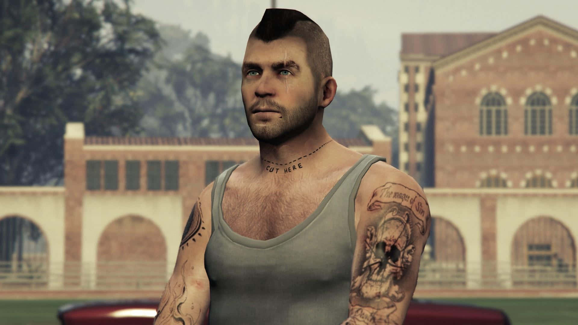 Soap Mactavish 桌布 壁紙 — 一個有紋身、梳著莫霍克頭、頸部有 'cut here' 紋身的男人，站在一座有拱形窗戶的磚砌建築前。