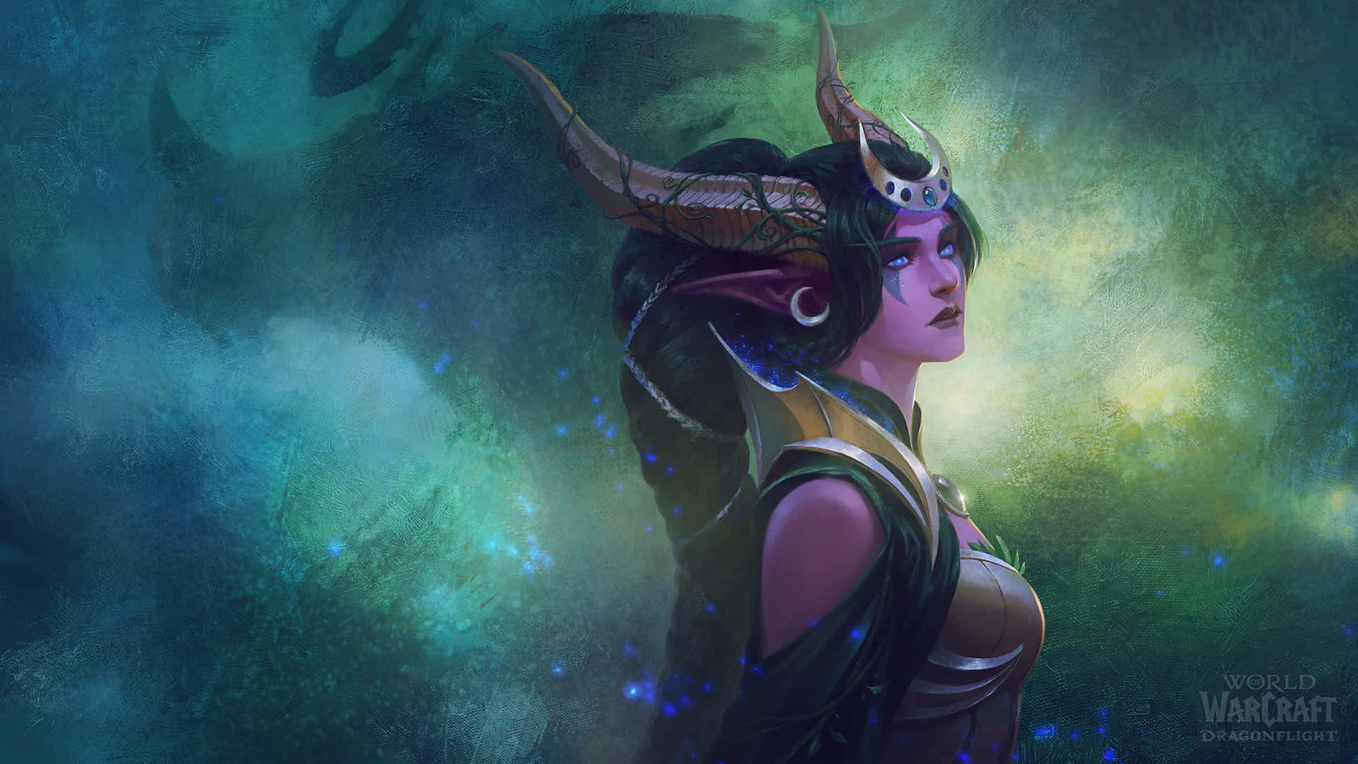 魔獸世界 桌布 壁紙 — 一個有角和發光眼睛的奇幻女性角色站在神秘的綠色和藍色迷霧中。