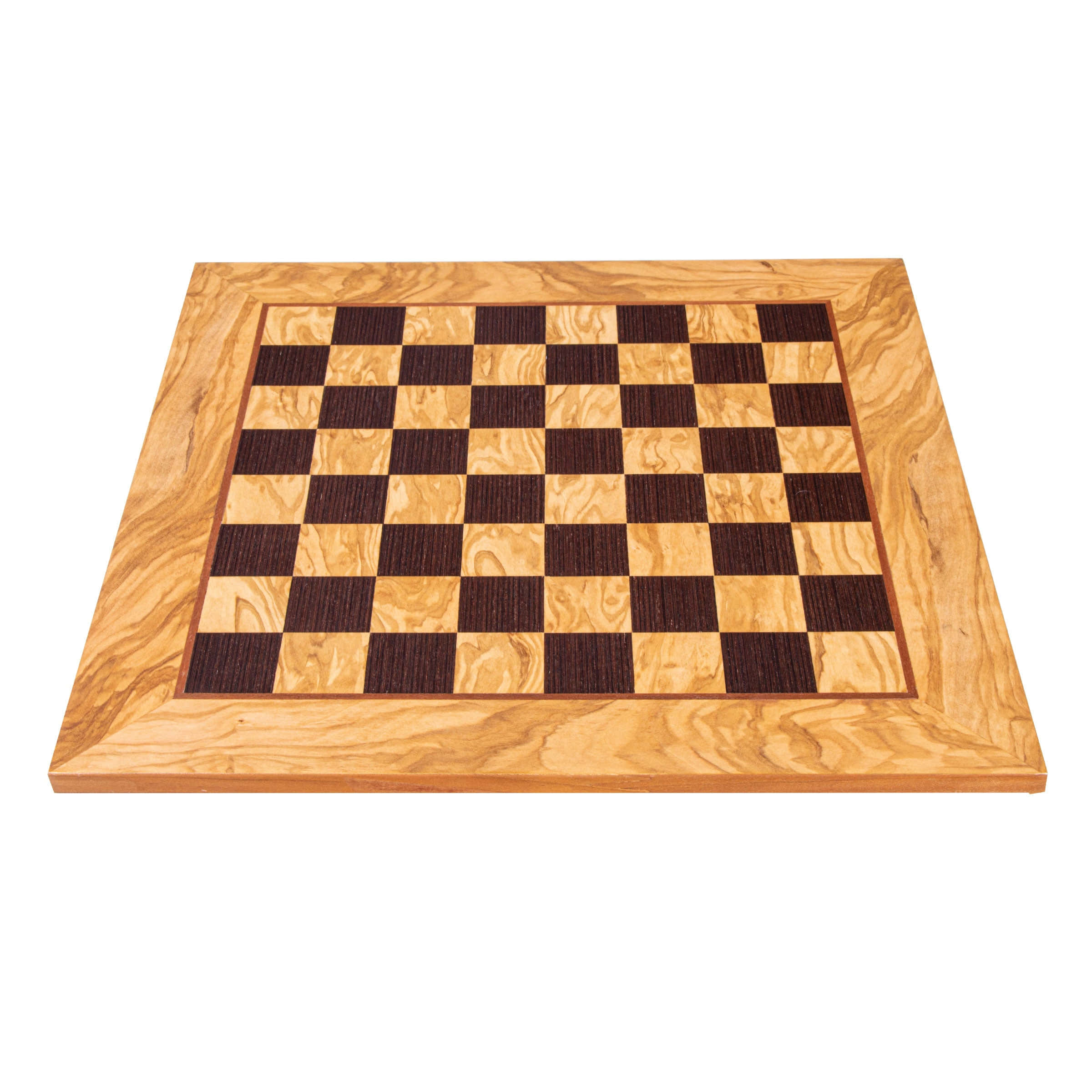 Chessboard 桌布 壁紙 — 一個木製棋盤，帶有淺色和深色木方格，以及天然木紋邊框，背景為白色。
