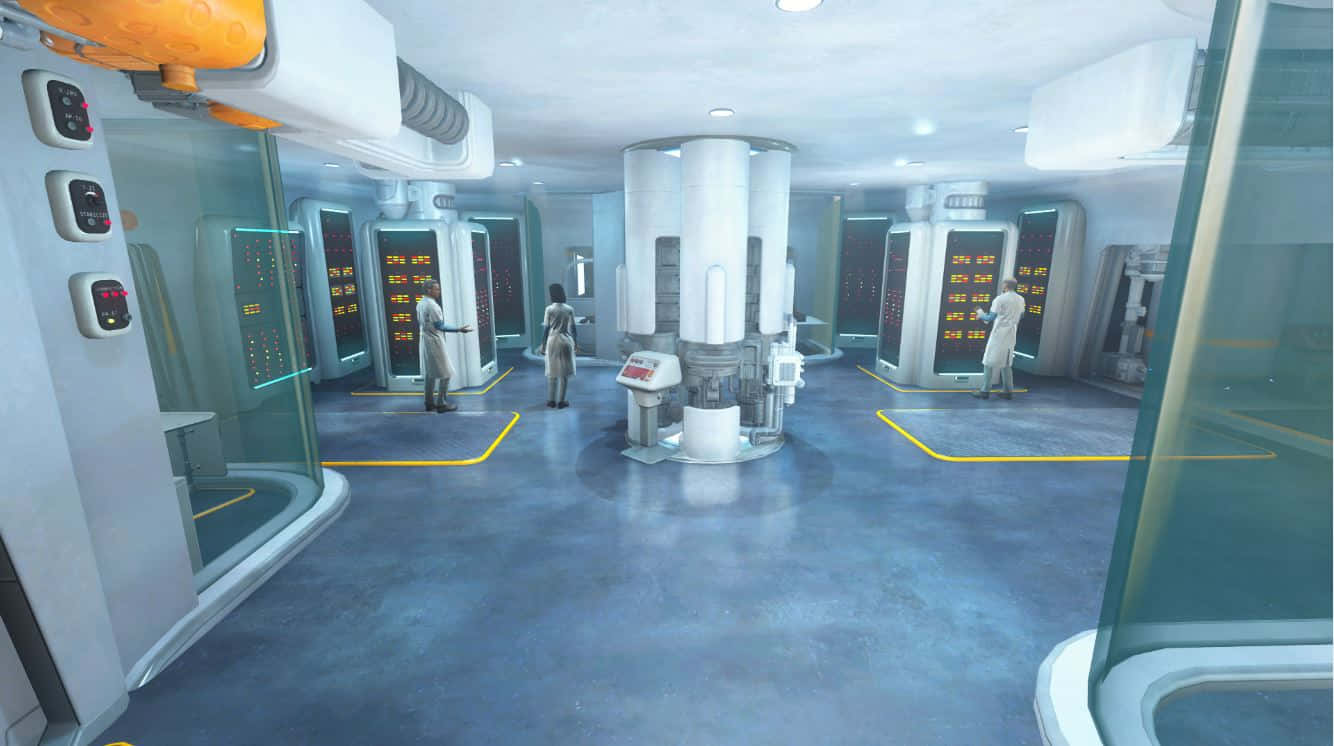 Fallout 4 Institute 桌布 壁紙 — 一個未來主義實驗室，科學家穿著白袍在發光的伺服器機架和中央圓柱形機器周圍工作，環境為冷藍色燈光。