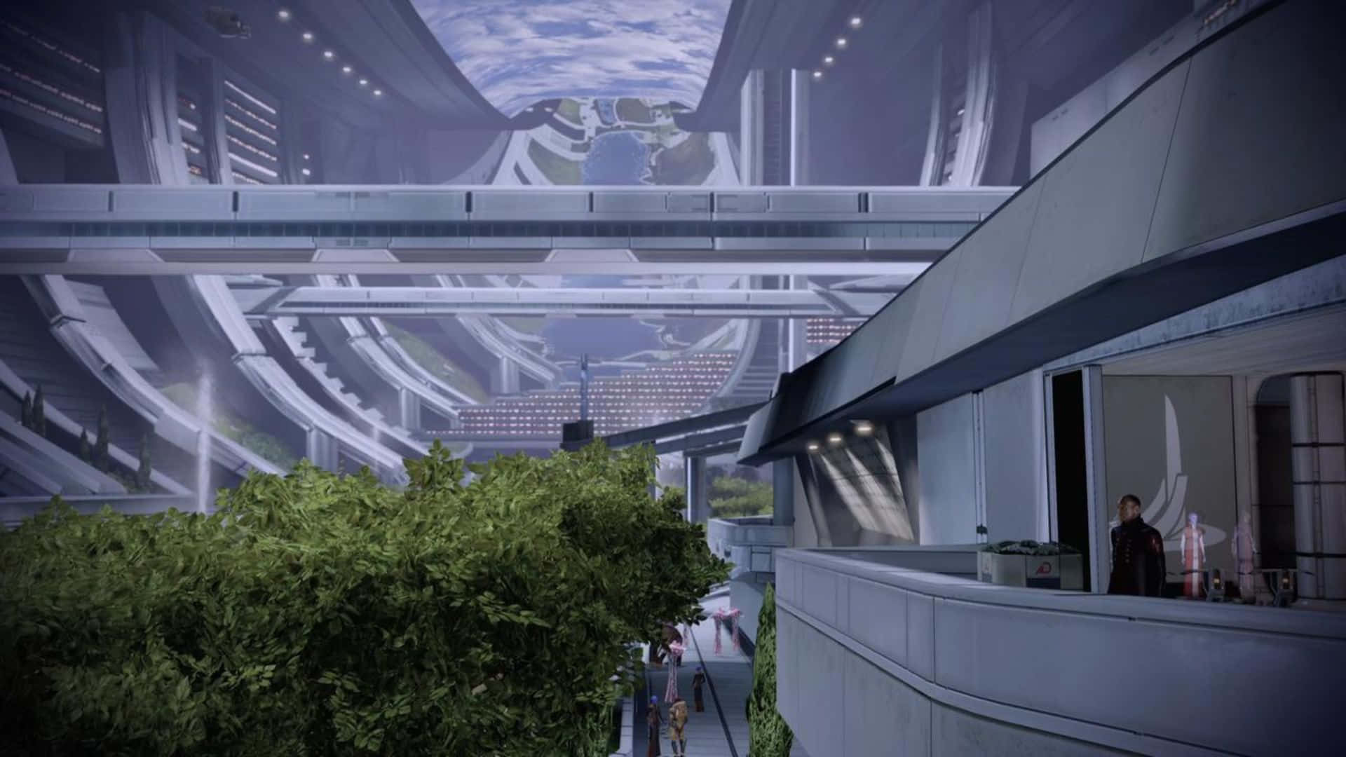 Mass Effect Citadel 桌布 壁紙 — 一個未來主義的城市景觀，有高聳的白色建築、茂密的綠色植物，以及一個人在多雲的天空下站在陽台上。