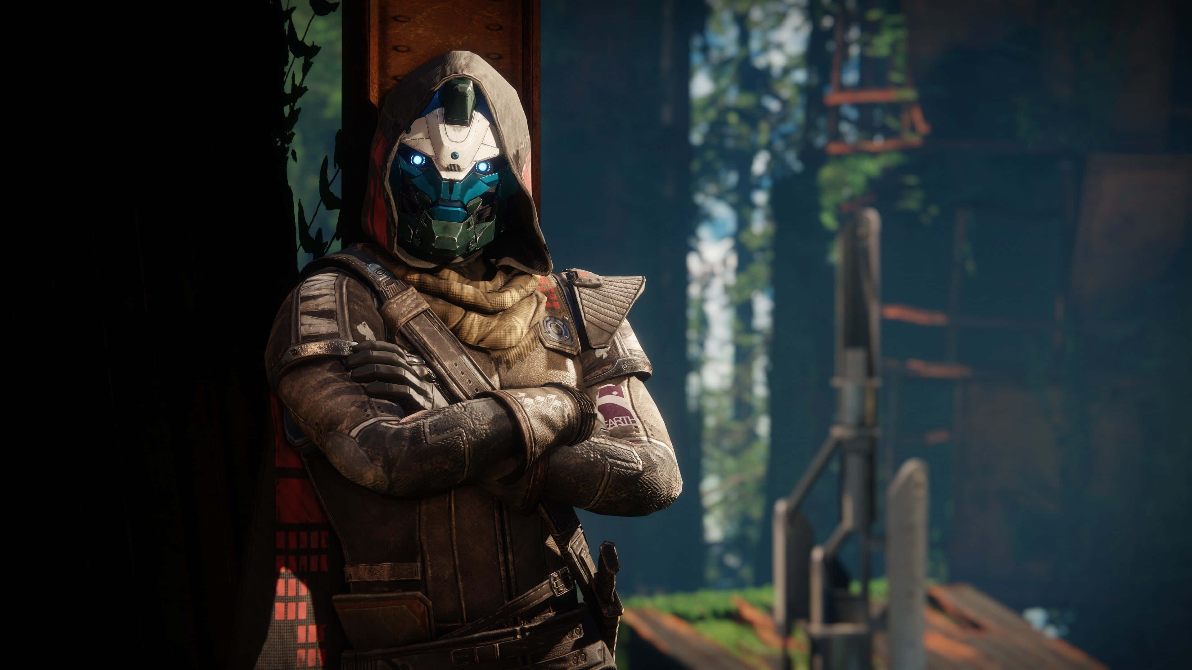 3840 X 2160《Destiny 2》Cayde-6 壁紙 — 一個未來風格的裝甲人物，擁有發光的藍色眼睛，自信地站在陽光普照的森林廢墟中。