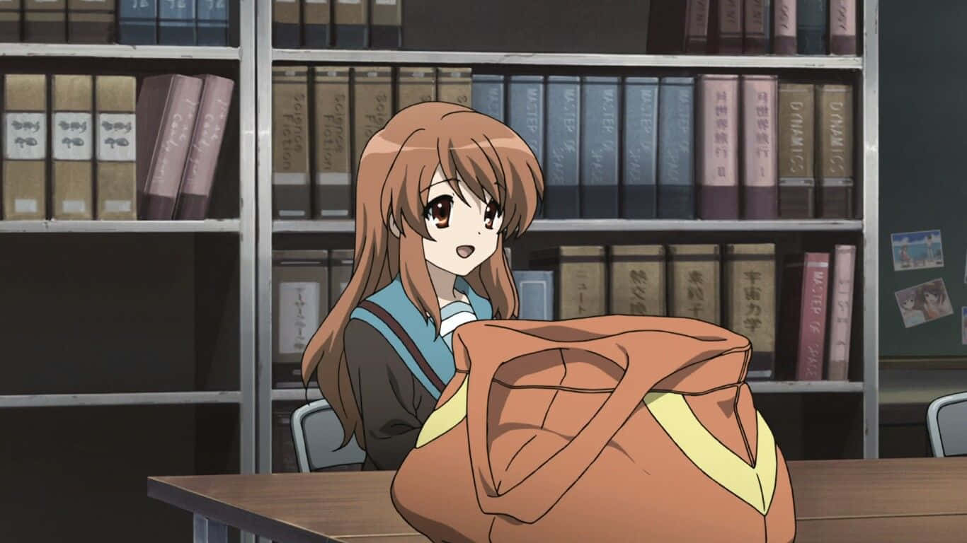 Mikuru Asahina 桌布 壁紙 — 一個棕色頭髮的動漫女孩穿著校服坐在圖書館的書桌前，拿著一個大的橙色袋子。