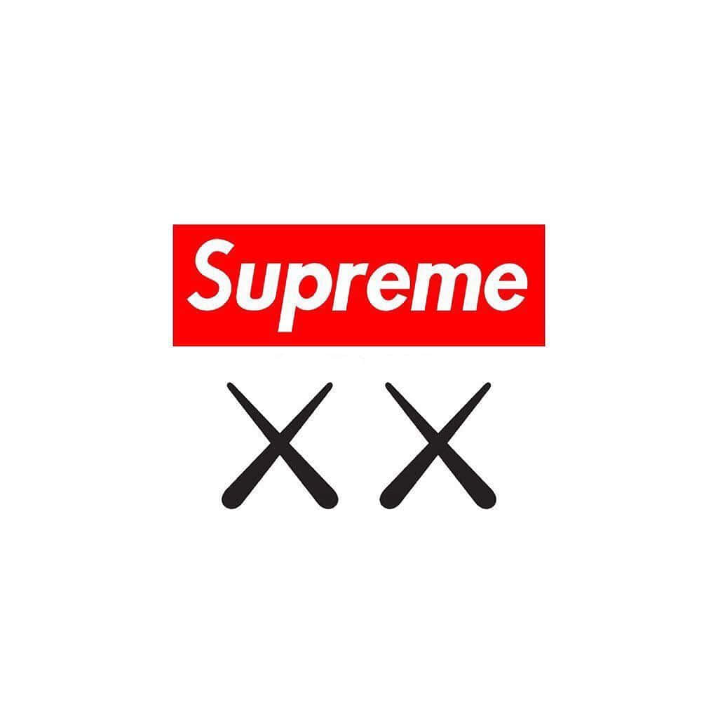 Kaws X Supreme 桌布 壁紙 — 一個極簡標誌，包含一個紅色矩形，上面有白色「Supreme」文字，下方有兩個黑色交叉的X，背景為白色。