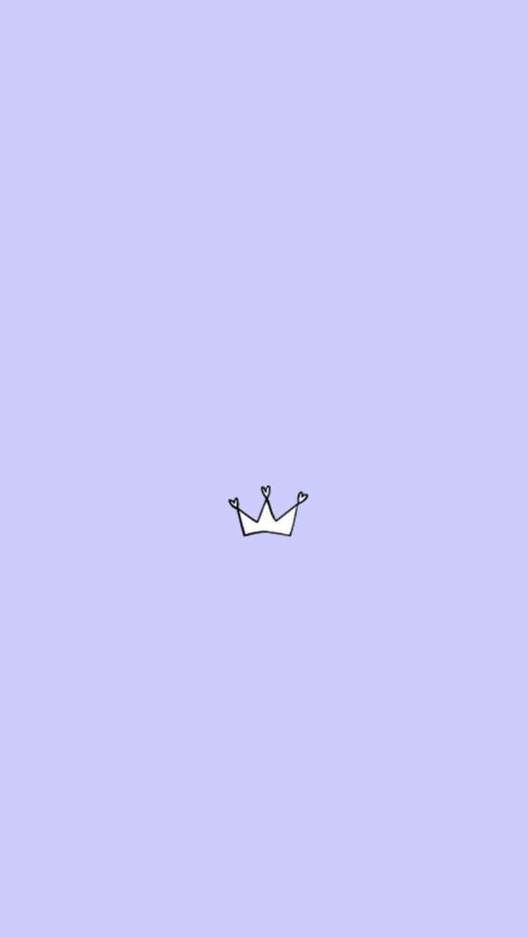 Cute Purple 桌布 壁紙 — 一個極簡白色皇冠圖示，居中於柔和的薰衣草背景上。