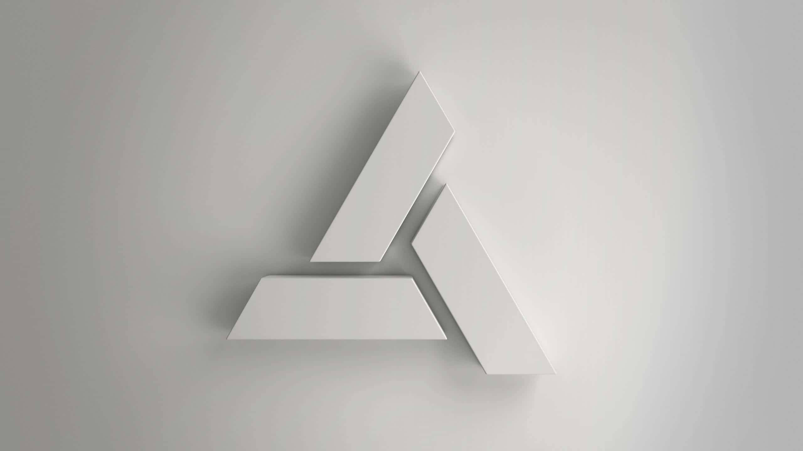 Abstergo 桌布 壁紙 — 一個極簡風格的白色幾何標誌，形狀像抽象嘅「A」，喺中性灰色牆上投下柔和嘅陰影。