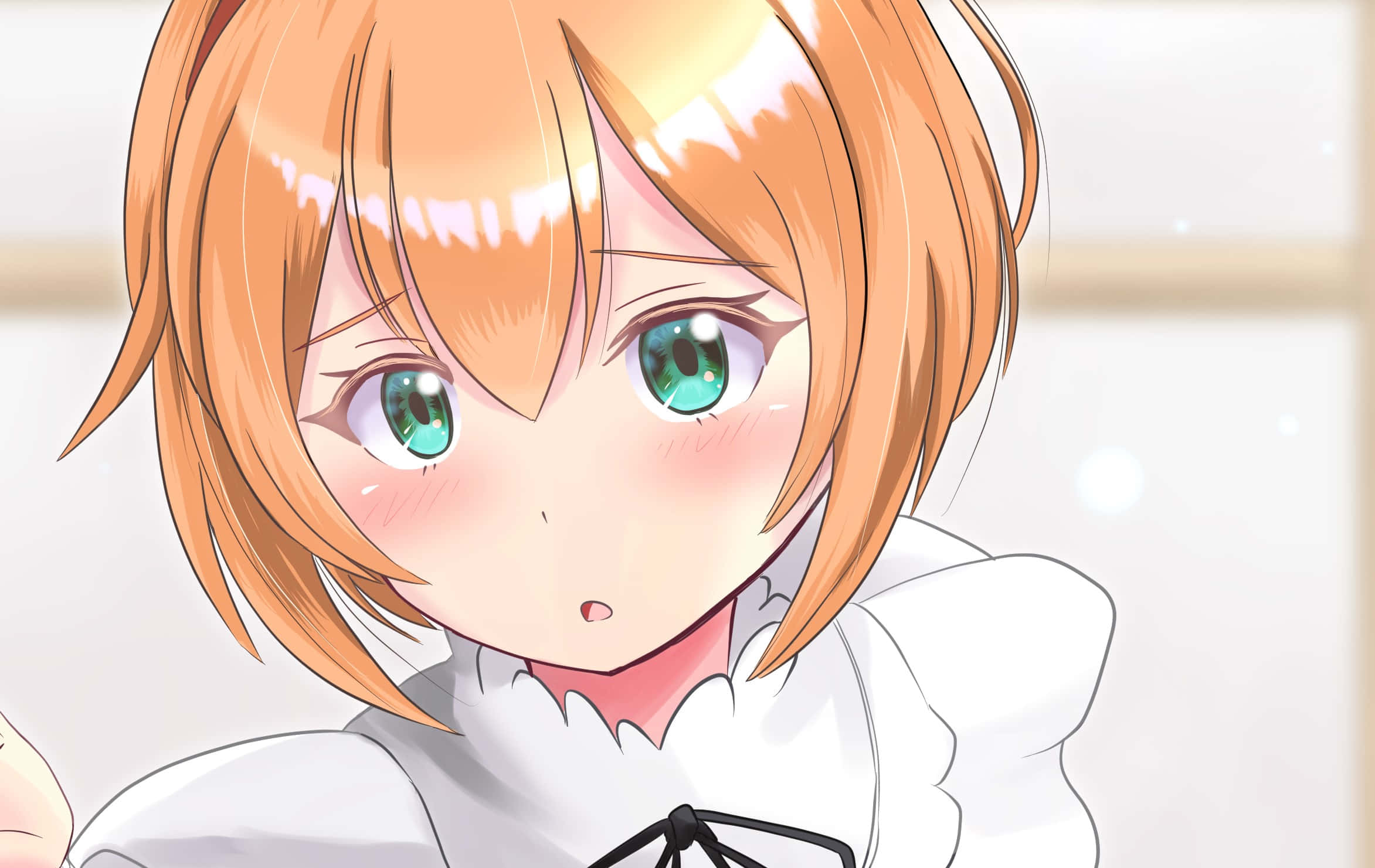 Petra Leyte 桌布 壁紙 — 一個橙色頭髮和綠色眼睛的動漫女孩的近照，穿著帶有黑色蝴蝶結的白色襯衫。