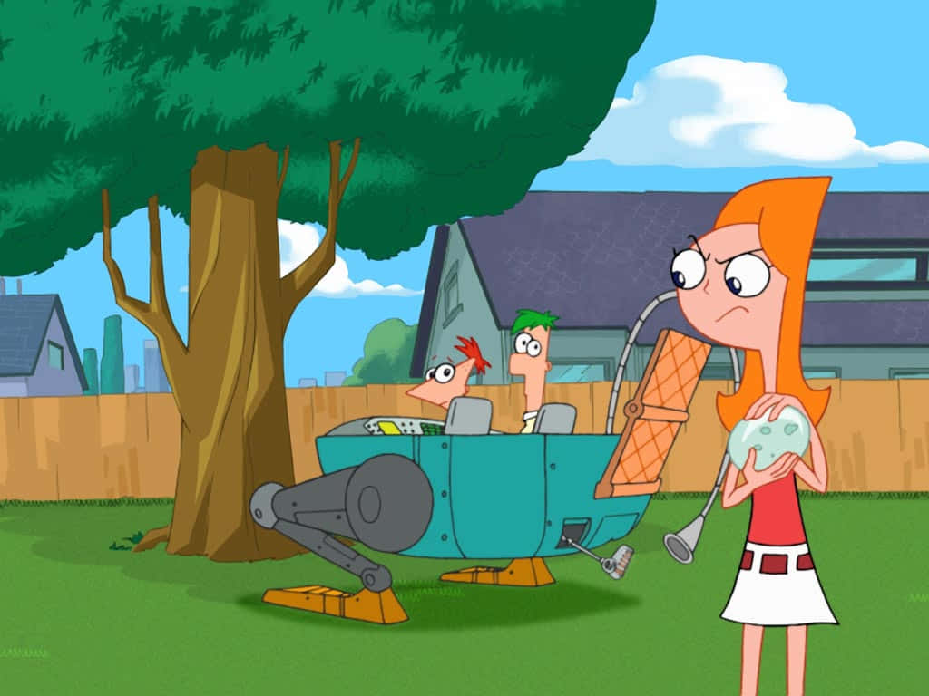 Phineas And Ferb 桌布 壁紙 — 一個橙色頭髮的卡通女孩，手持發光球體，怒視著兩個坐在停在樹下的青綠色飛車裡的男孩。