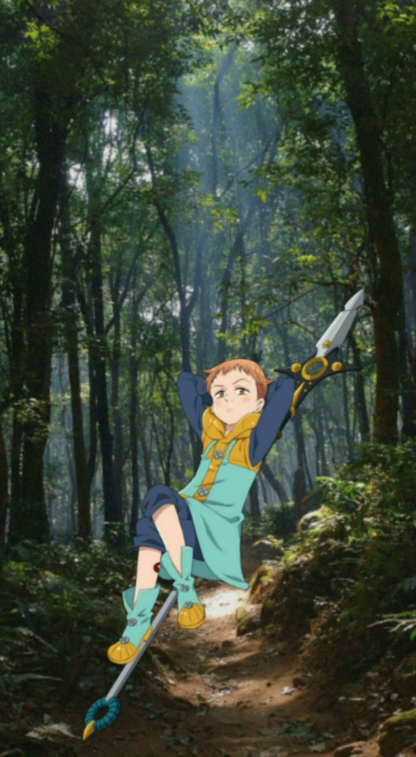 Seven Deadly Sins King 桌布 壁紙 — 一個橙色頭髮的年輕動漫男孩坐在森林小徑上，高舉著劍，陽光穿過高大的樹木灑落下來。