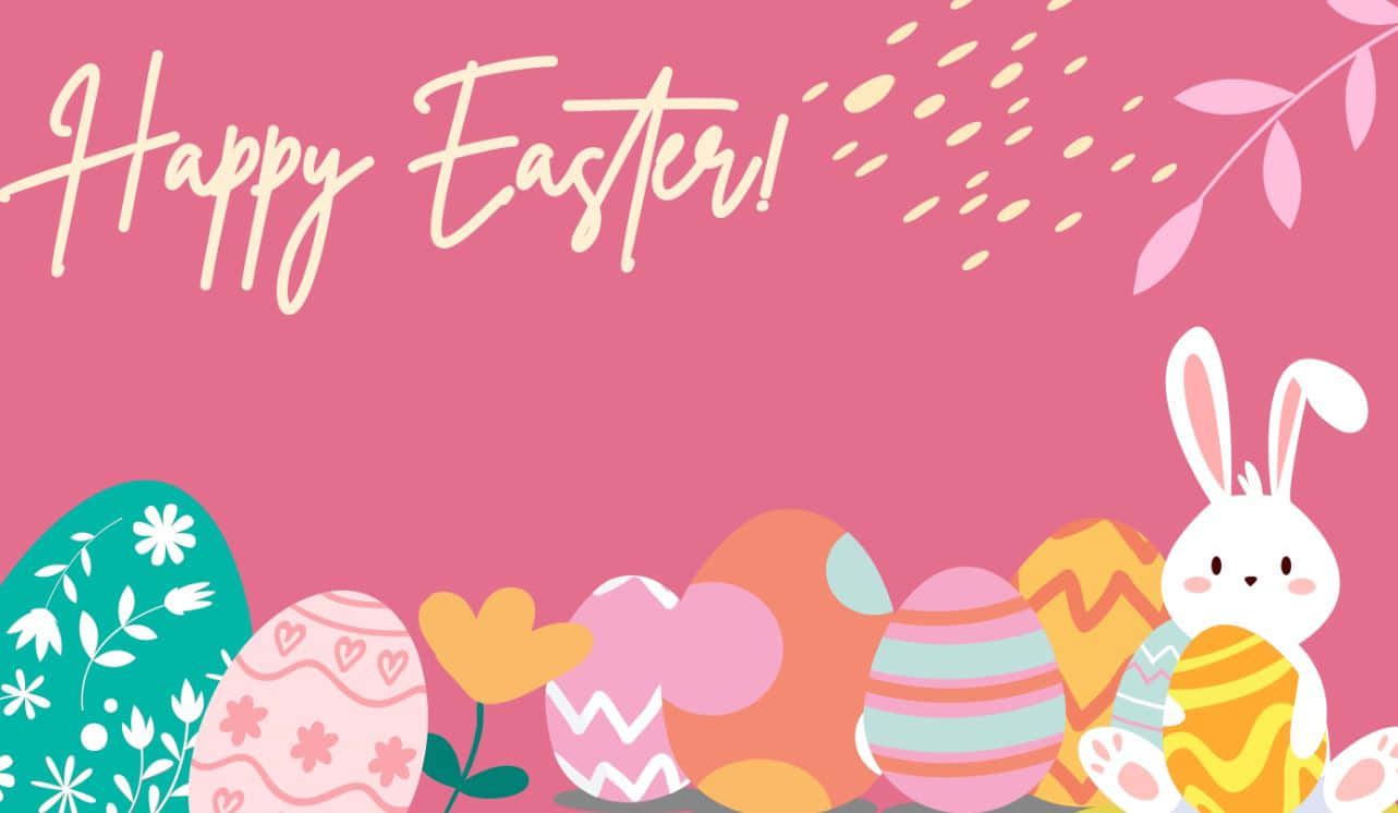 Cute Easter 桌布 壁紙 — 一個歡樂的粉紅色復活節牆紙，有一隻可愛的兔子拿著條紋蛋和色彩繽紛圖案蛋，藏在花叢中。