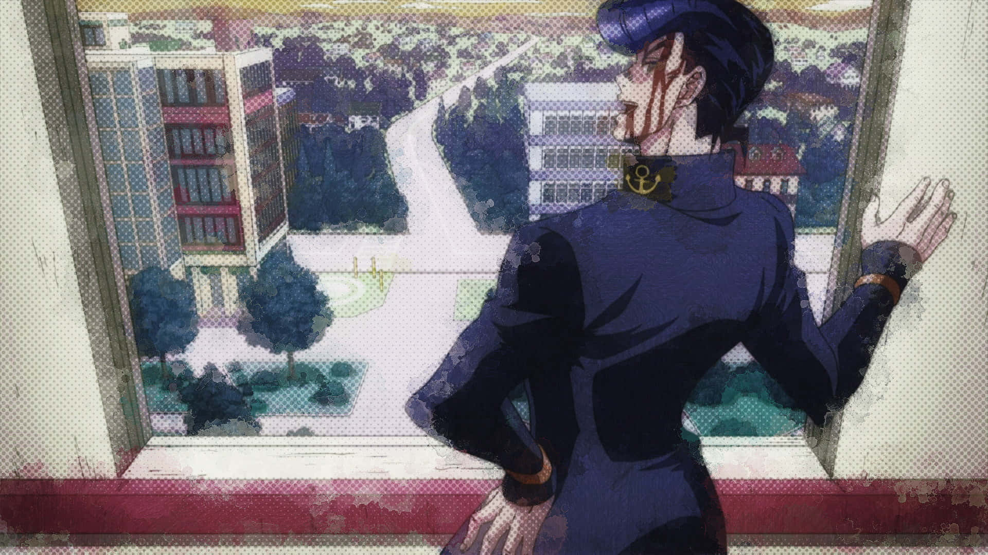 Josuke Higashikata 桌布 壁紙 — 一個深色頭髮的動漫角色穿著藍色西裝，站在窗邊，窗外是建築物和樹木的城市景觀。