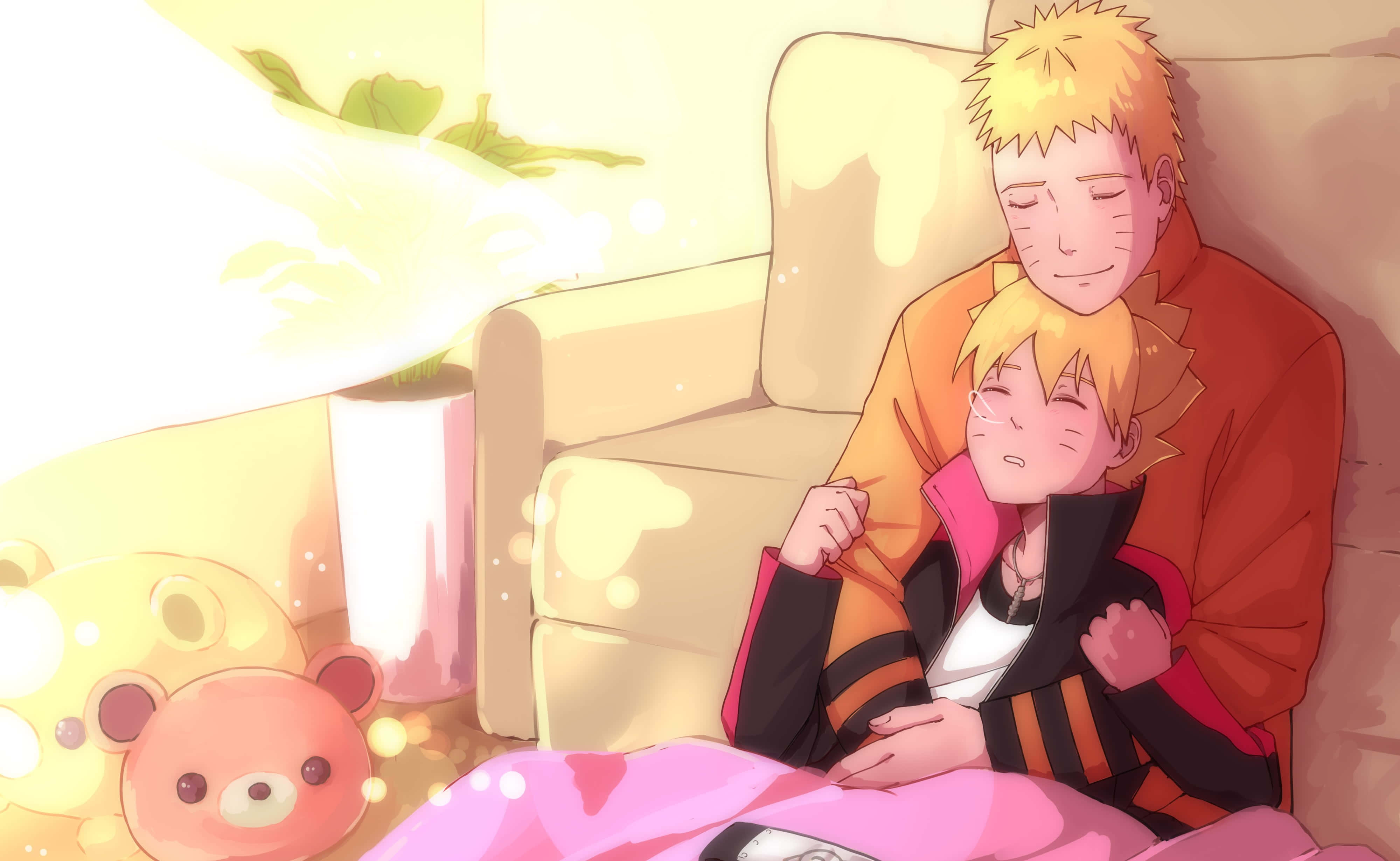 Boruto And Naruto 桌布 壁紙 — 一個溫暖的動漫場景顯示父親和兒子一起在沙發上休息，附近有柔和的光線和一隻毛絨熊。