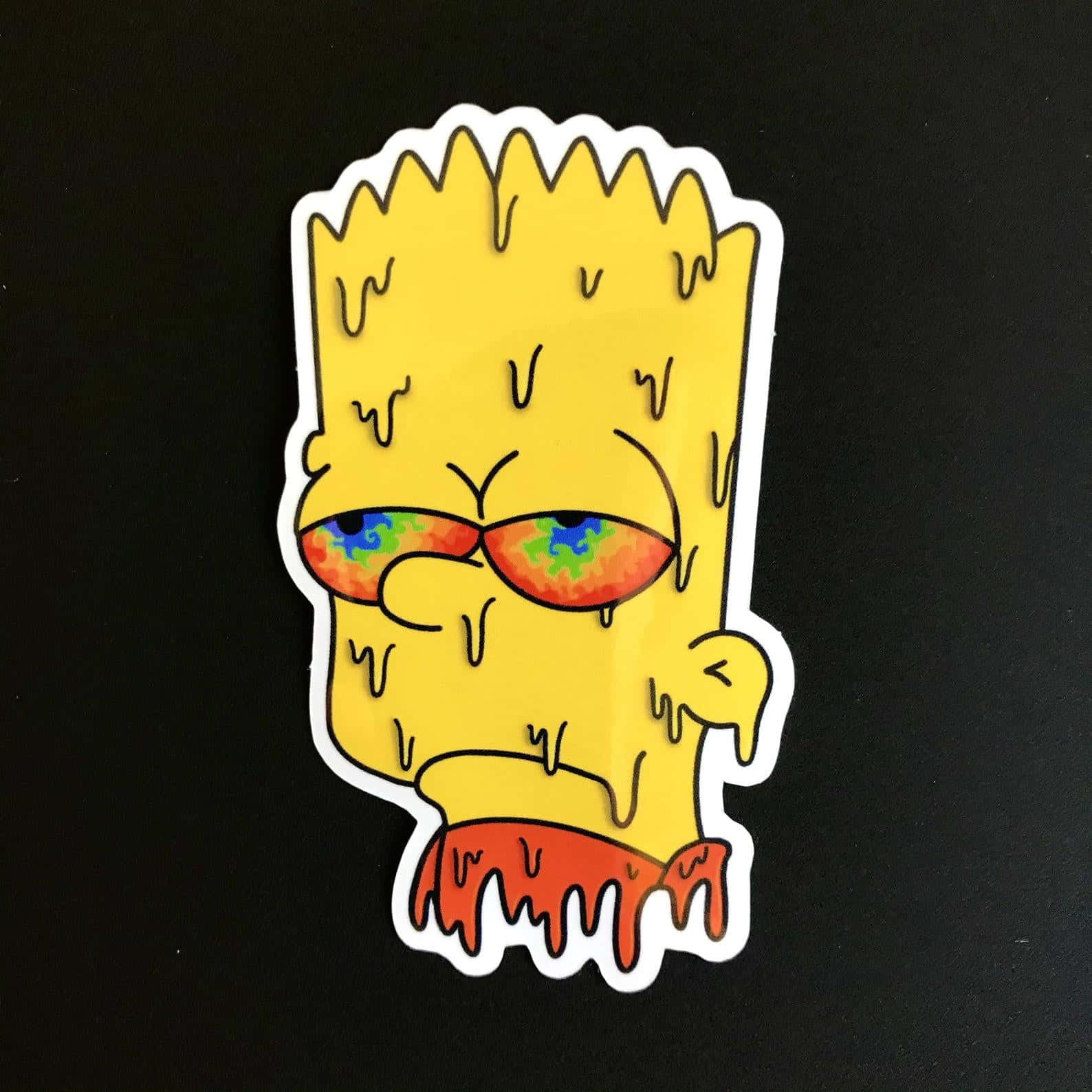 滴落效果 桌布 壁紙 — 一個滴落的巴特·辛普森貼紙，帶有迷幻眼睛和紅色滴落，背景為黑色。