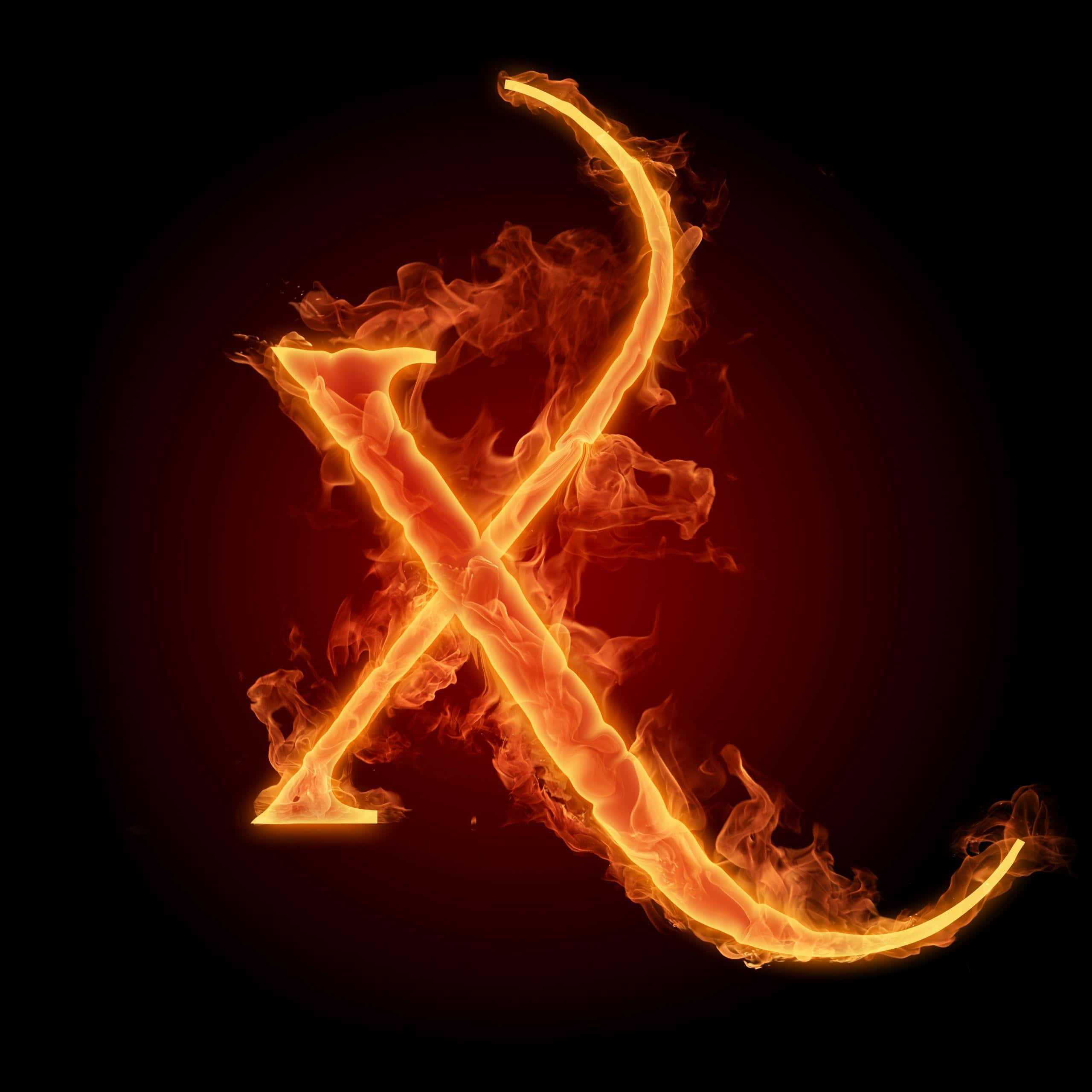 X 桌布 壁紙 — 一個熾熱的字母X在深紅色漸變背景上燃燒著發光的橙色火焰。