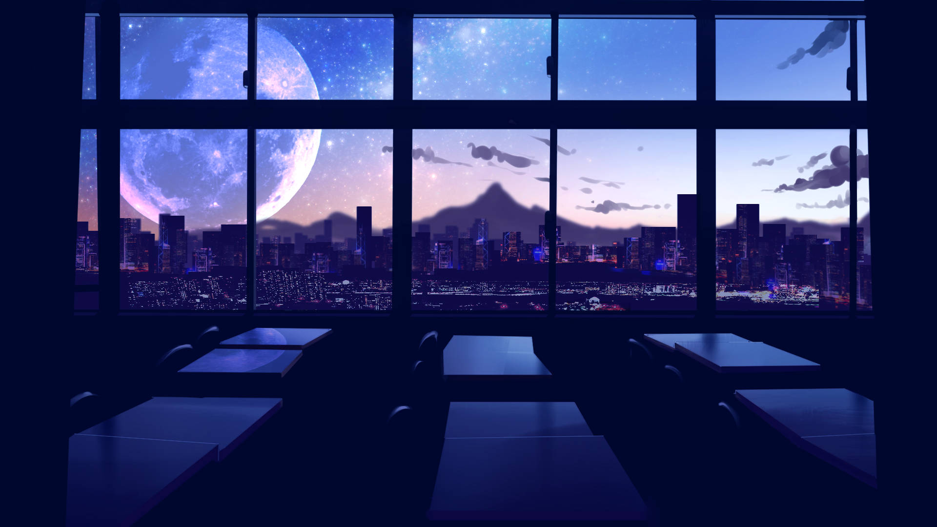 月色夜空 桌布 壁紙 — 一個燈光昏暗的房間裡，空桌子透過大窗戶凝視著在巨大月亮和星空下閃爍的城市景觀。