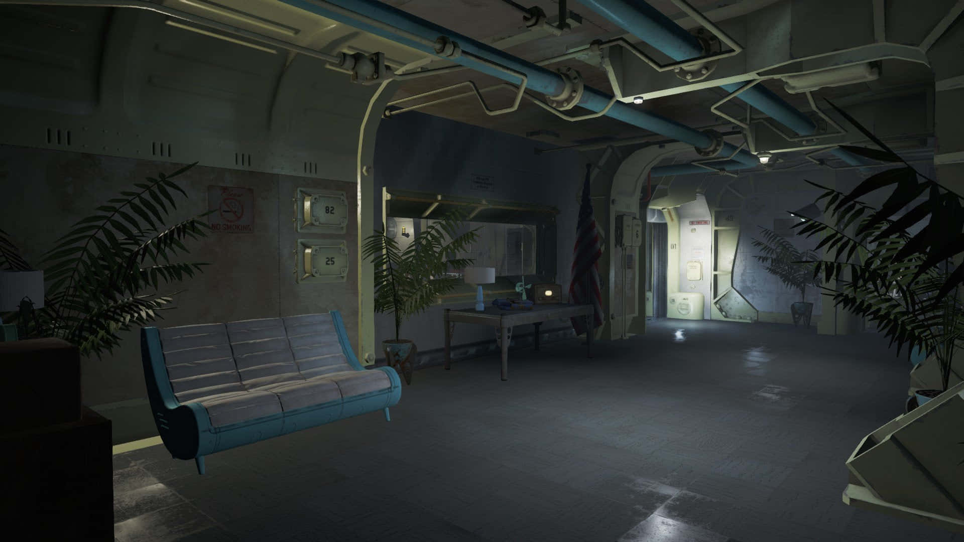 Fallout 4 Vault 桌布 壁紙 — 一個燈光昏暗的未來風格室內，配有藍色梳化、外露管道和盆栽植物，在氣氛人造燈光下。