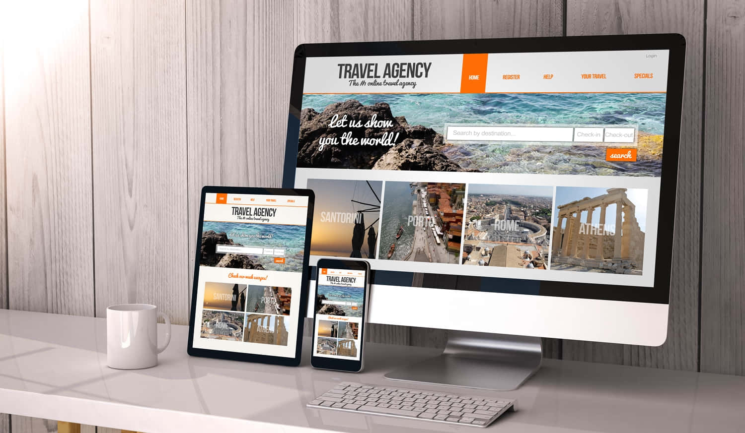 Website 桌布 壁紙 — 一個現代辦公桌設置，在桌面、平板和手機屏幕上顯示旅行社網站，背景為木牆。