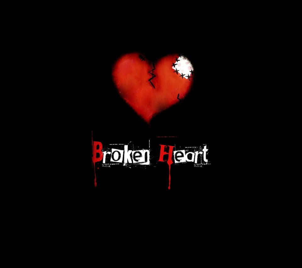 Broken Heart Black 桌布 壁紙 — 一個用白線縫合的裂開紅心在黑色背景上發光，並有滴落文字寫著「Broken Heart」。