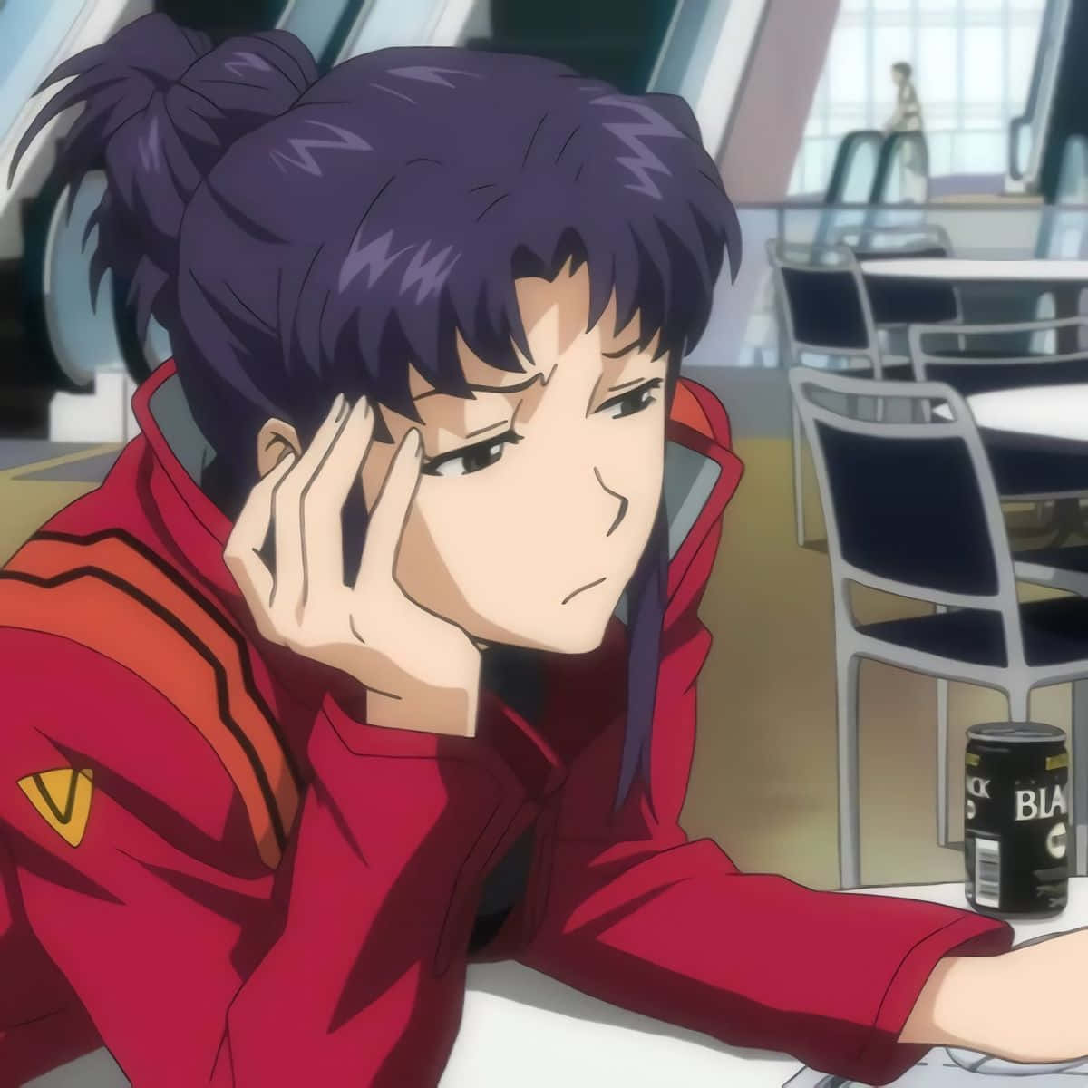 Misato Katsuragi 桌布 壁紙 — 一個疲倦嘅動漫少女，紫色頭髮，著紅色外套，喺飯堂枱上用手托住頭。