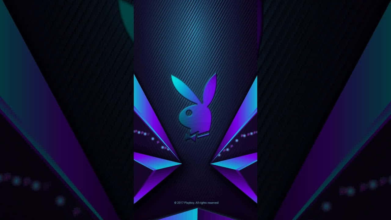 playboy 桌布 壁紙 — 一個發光的Playboy兔女郎標誌，位於紫色和藍色霓虹燈光的未來主義幾何隧道中央。