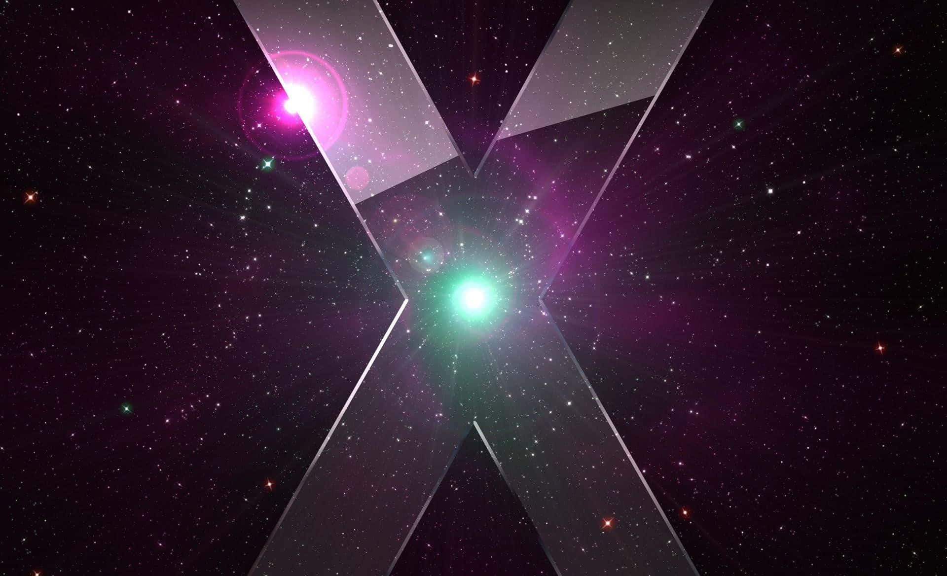 X 桌布 壁紙 — 一個發光的宇宙X形結構在深空星場中散發出鮮豔的綠色和粉紅色光芒。