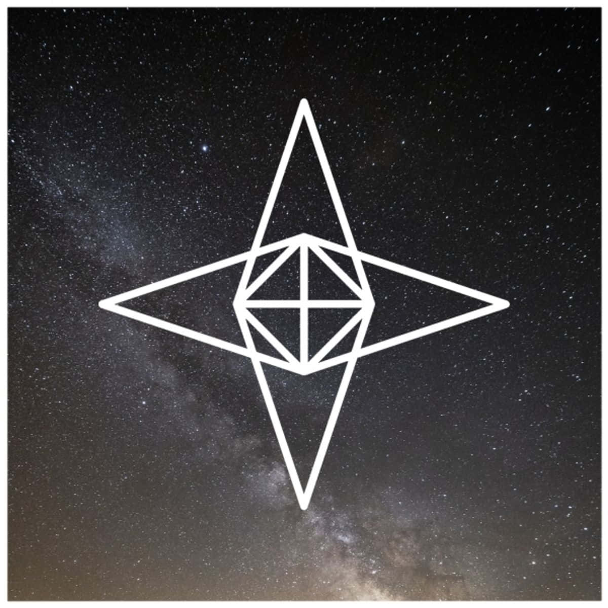 Thelema 桌布 壁紙 — 一個發光的白色幾何星形符號漂浮在密集的星場中，可見銀河塵埃帶。