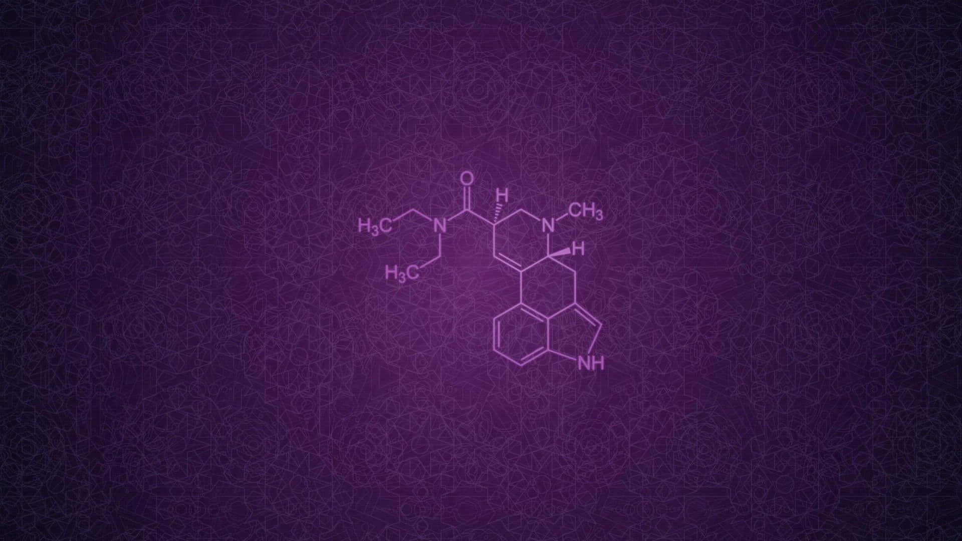 Chemistry 桌布 壁紙 — 一個發光的紫色化學結構漂浮在帶有微妙幾何圖案的紋理深紫色背景上。
