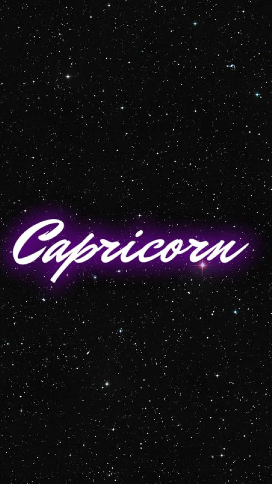 山羊座 桌布 壁紙 — 一個發光的紫色霓虹燈牌，拼寫著Capricorn，漂浮在佈滿閃爍星星的星空夜空之上。