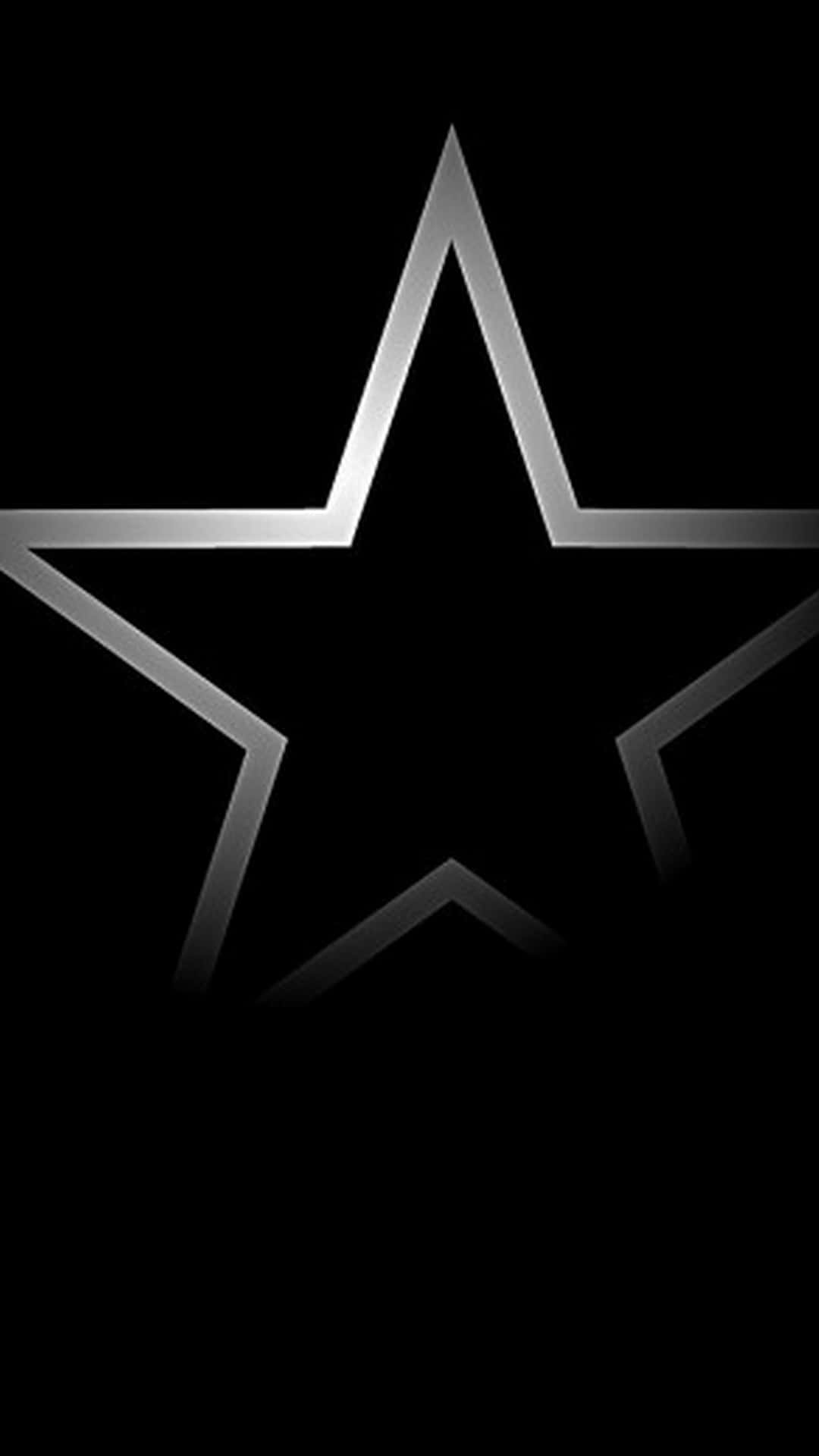 Black And White Star 桌布 壁紙 — 一個發光的銀色星星輪廓在純黑色背景上脫穎而出，帶有微妙的漸變高光。