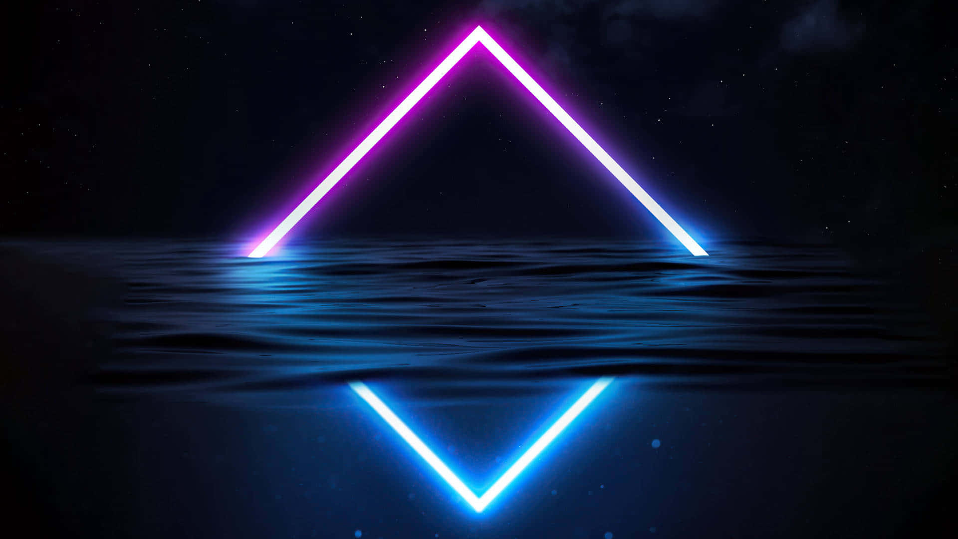 Beautiful Neon 桌布 壁紙 — 一個發光的霓虹三角形漂浮在黑暗的水面上，在星空下反射出充滿活力的紫色和藍色光芒。