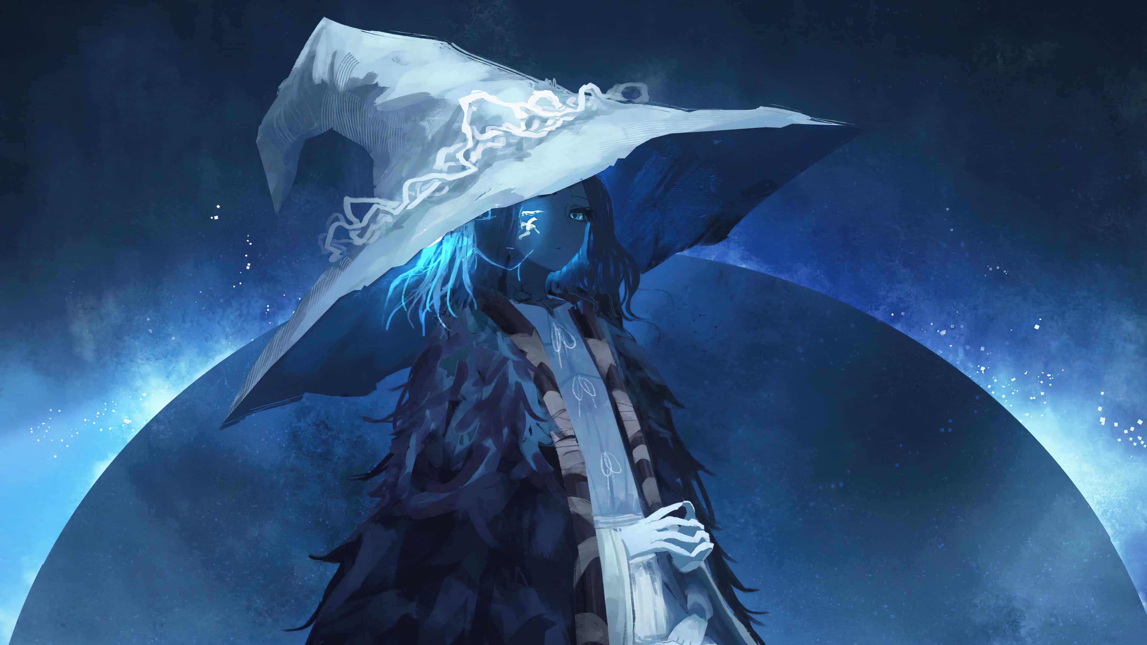 Rpg 桌布 壁紙 — 一個神秘的動漫女巫，擁有發光的藍色頭髮和一頂大帽子，站在宇宙星空背景前。