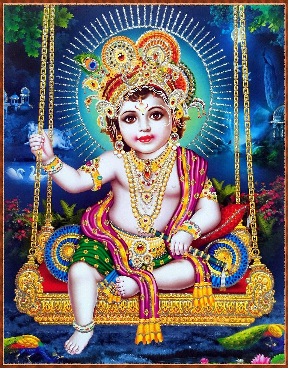 krishna god 桌布 壁紙 — 一個神聖的孩子，佩戴著金色珠寶和色彩繽紛的服飾，莊嚴地坐在華麗的鞦韆上，背景是神秘的夜空。